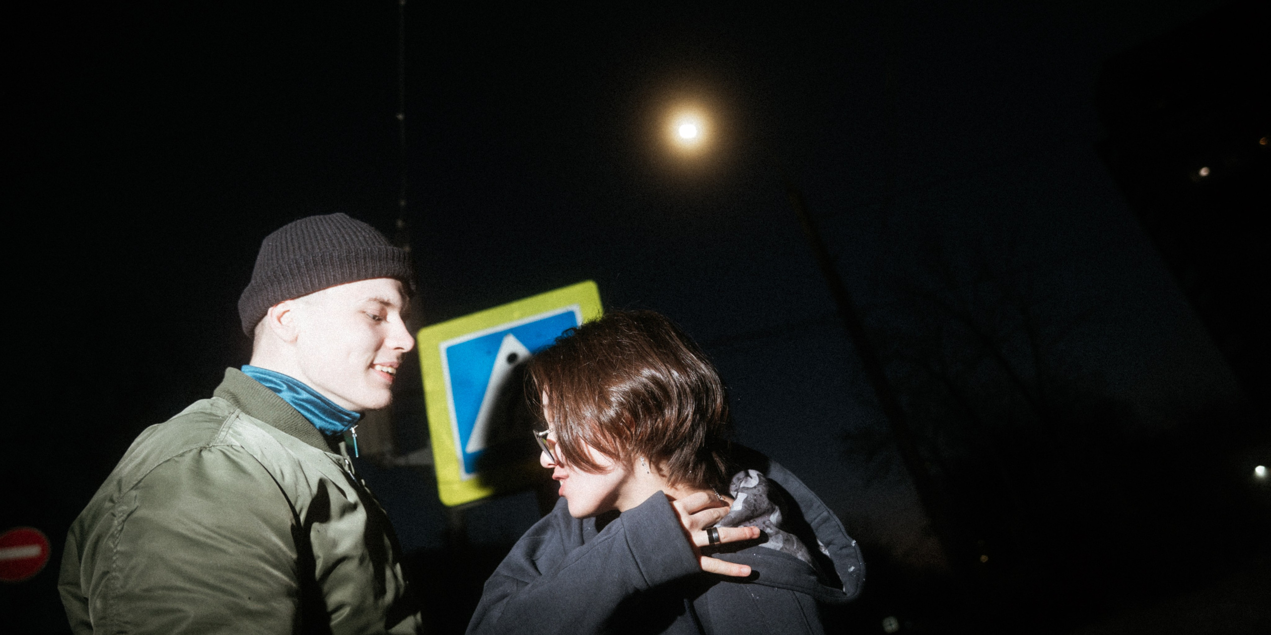 На улице, двое. Свадебное видео в Иваново и России