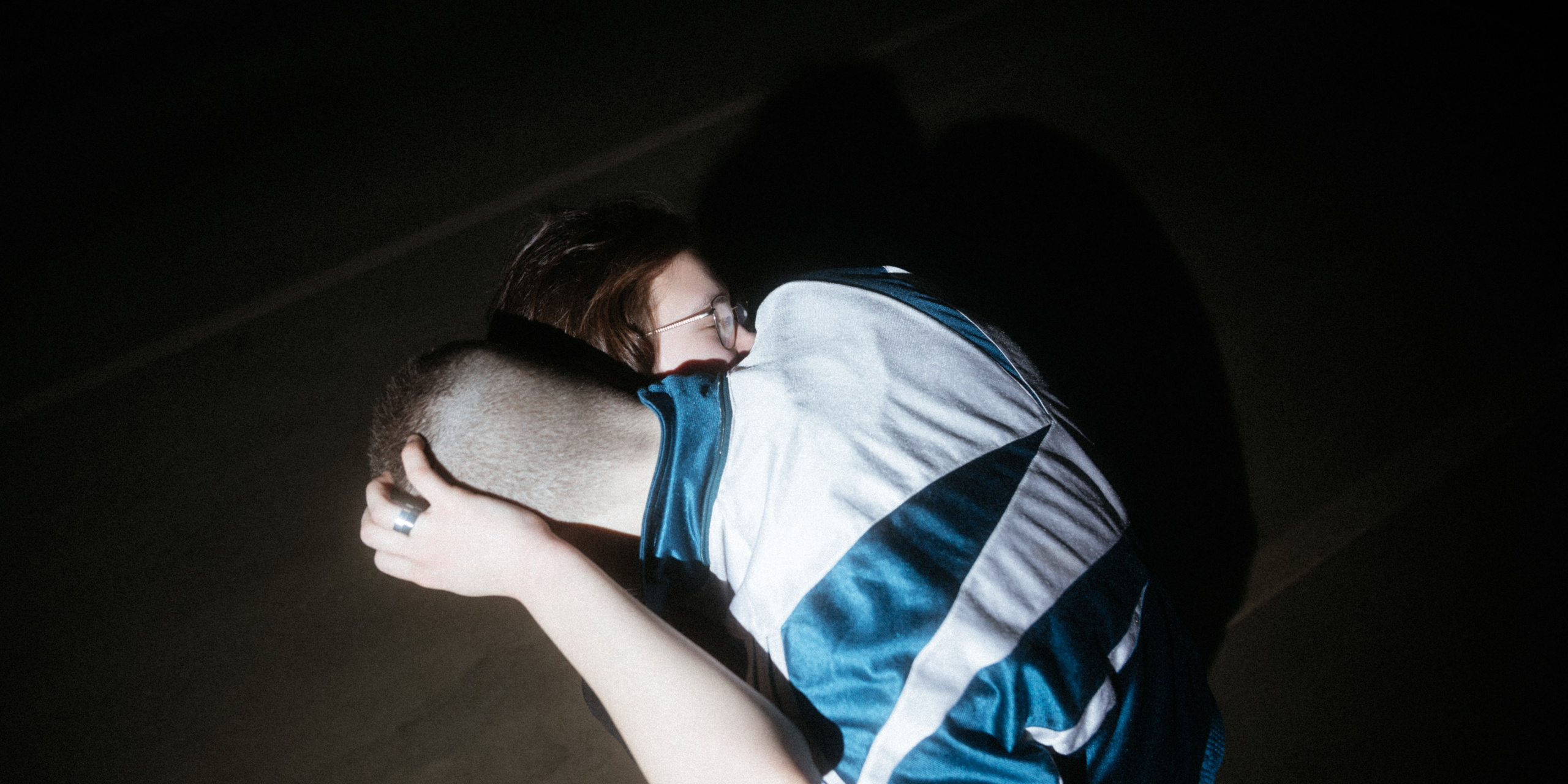 На улице, двое. Свадебное видео в Иваново и России