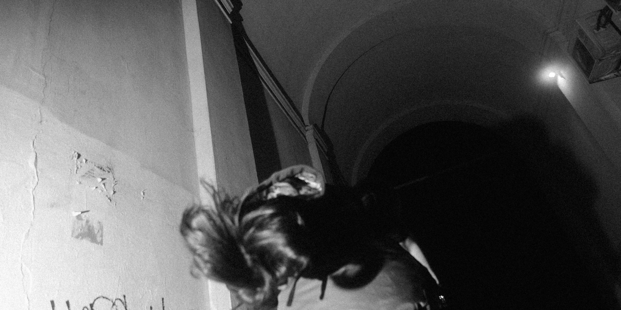 На улице, двое. Свадебное видео в Иваново и России