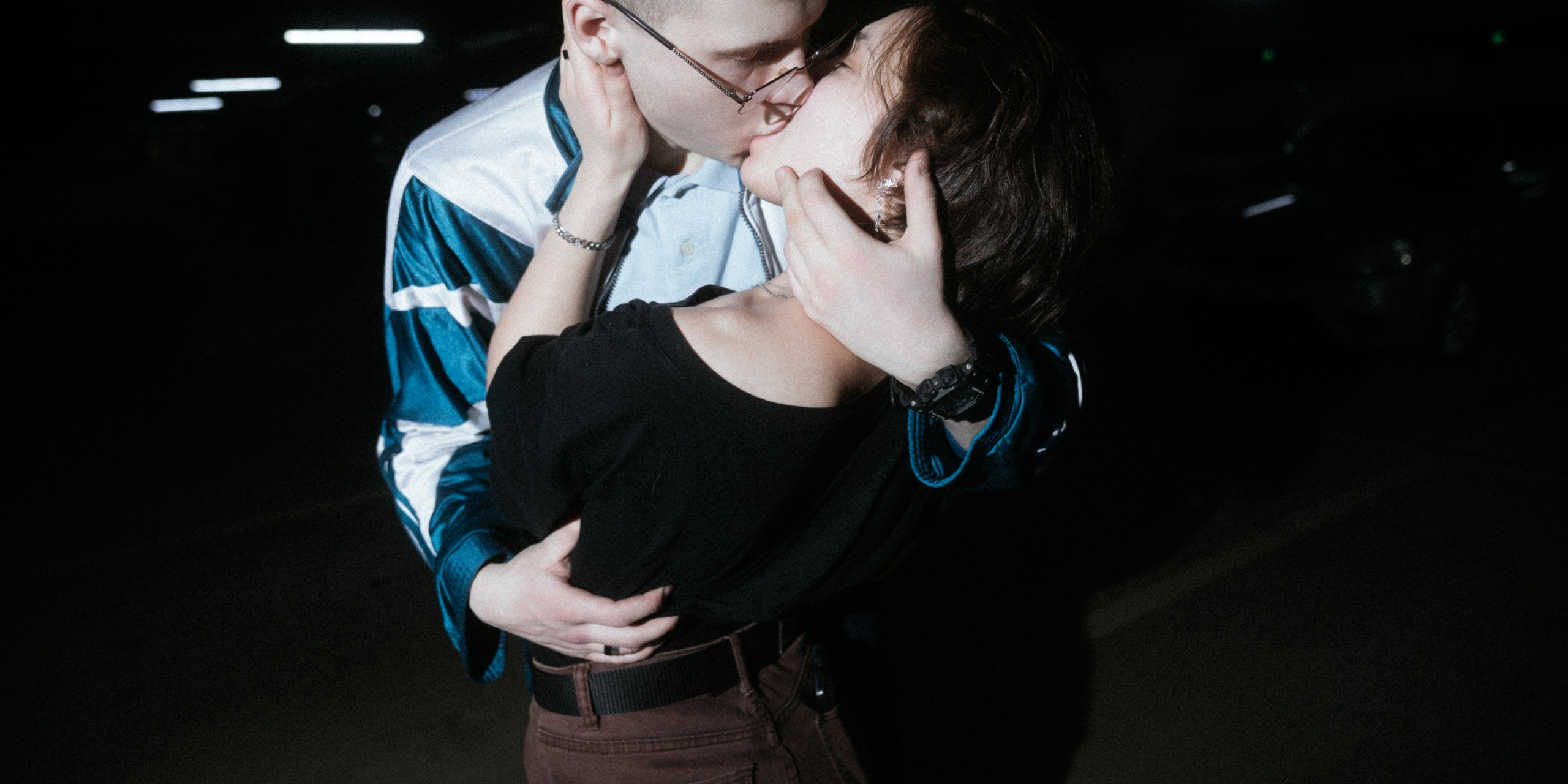 На улице, двое. Свадебное видео в Иваново и России