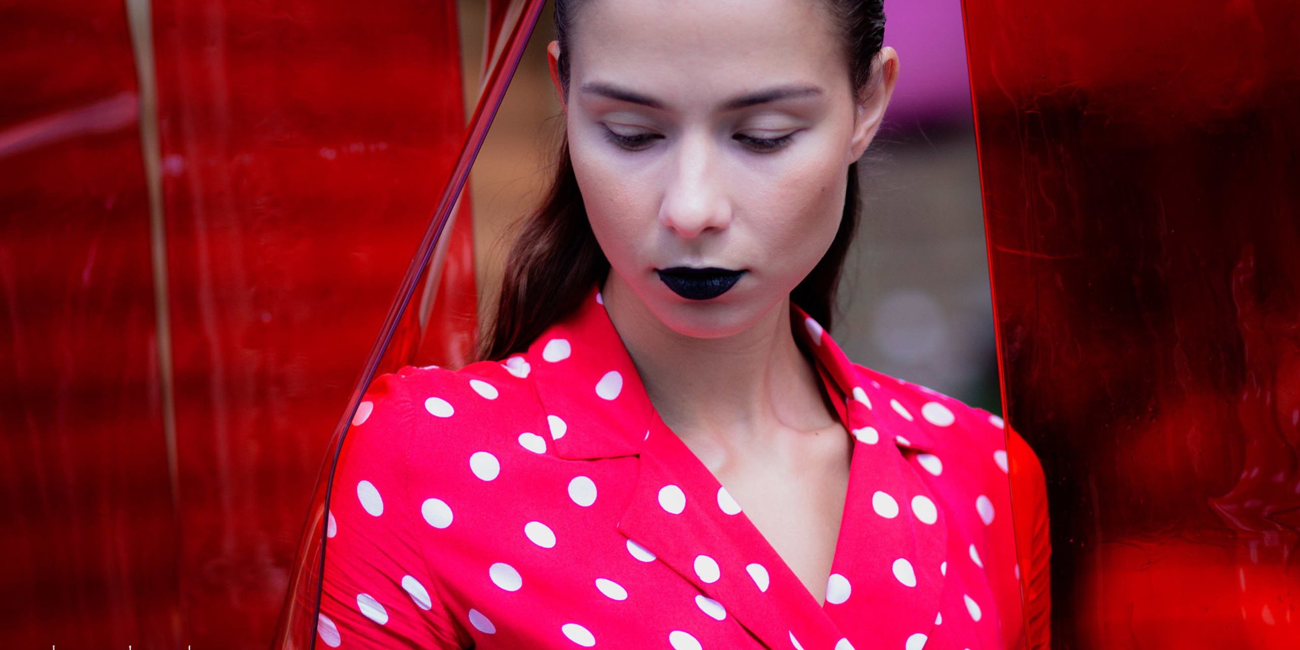 Красное и белое.