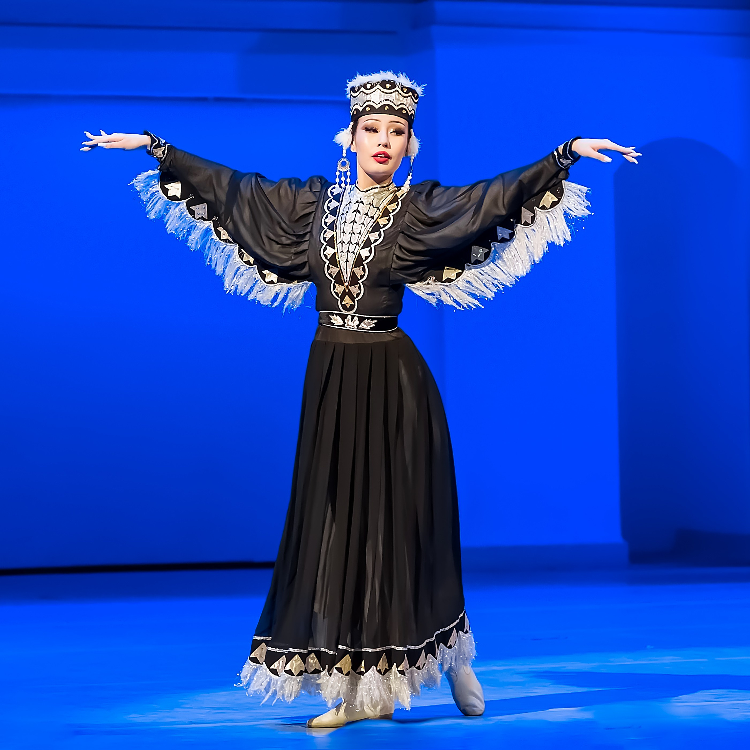 Государственный театр танца Калмыкии «Ойраты»