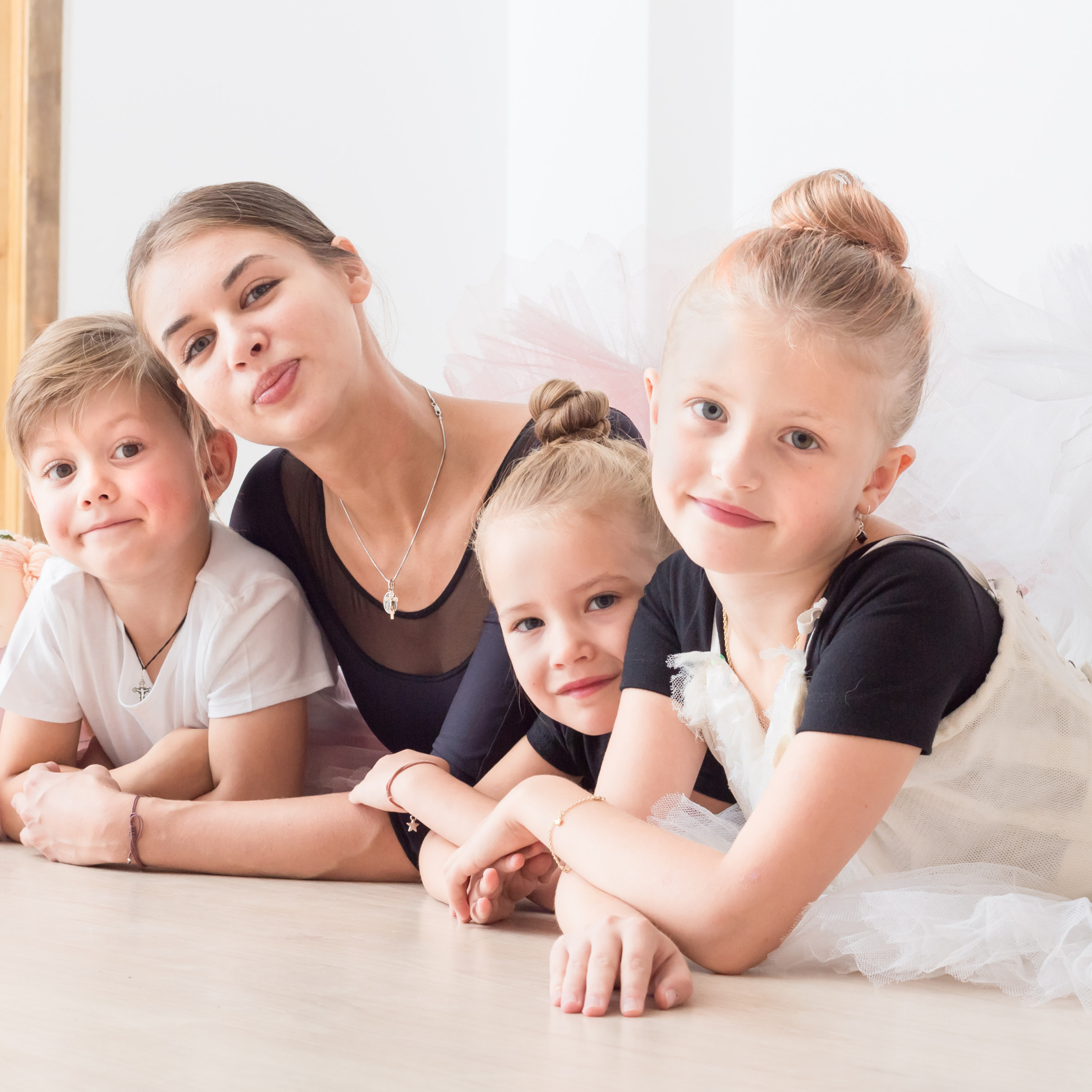 Бэки и проф съёмка для группы Лизы