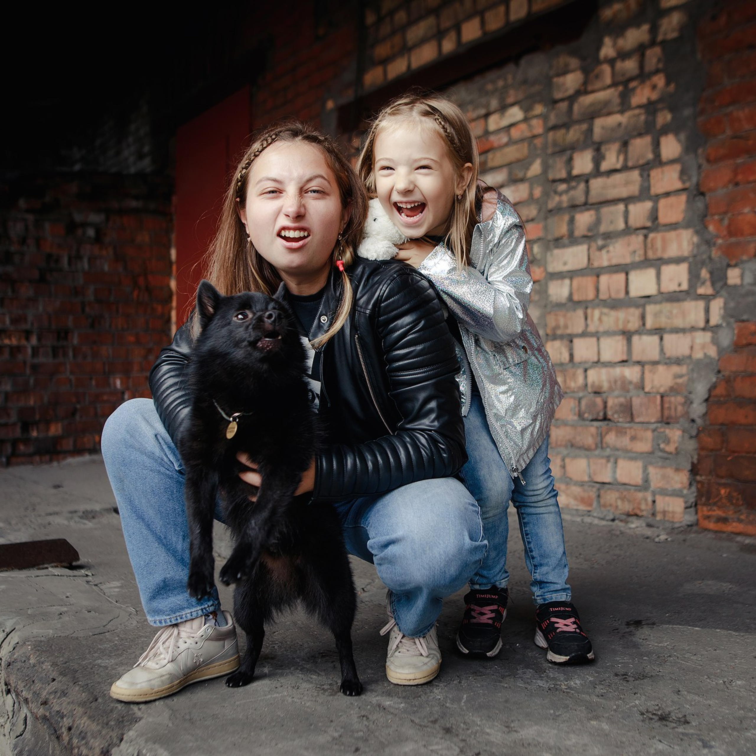 Саша, Маша и шипперке Йети