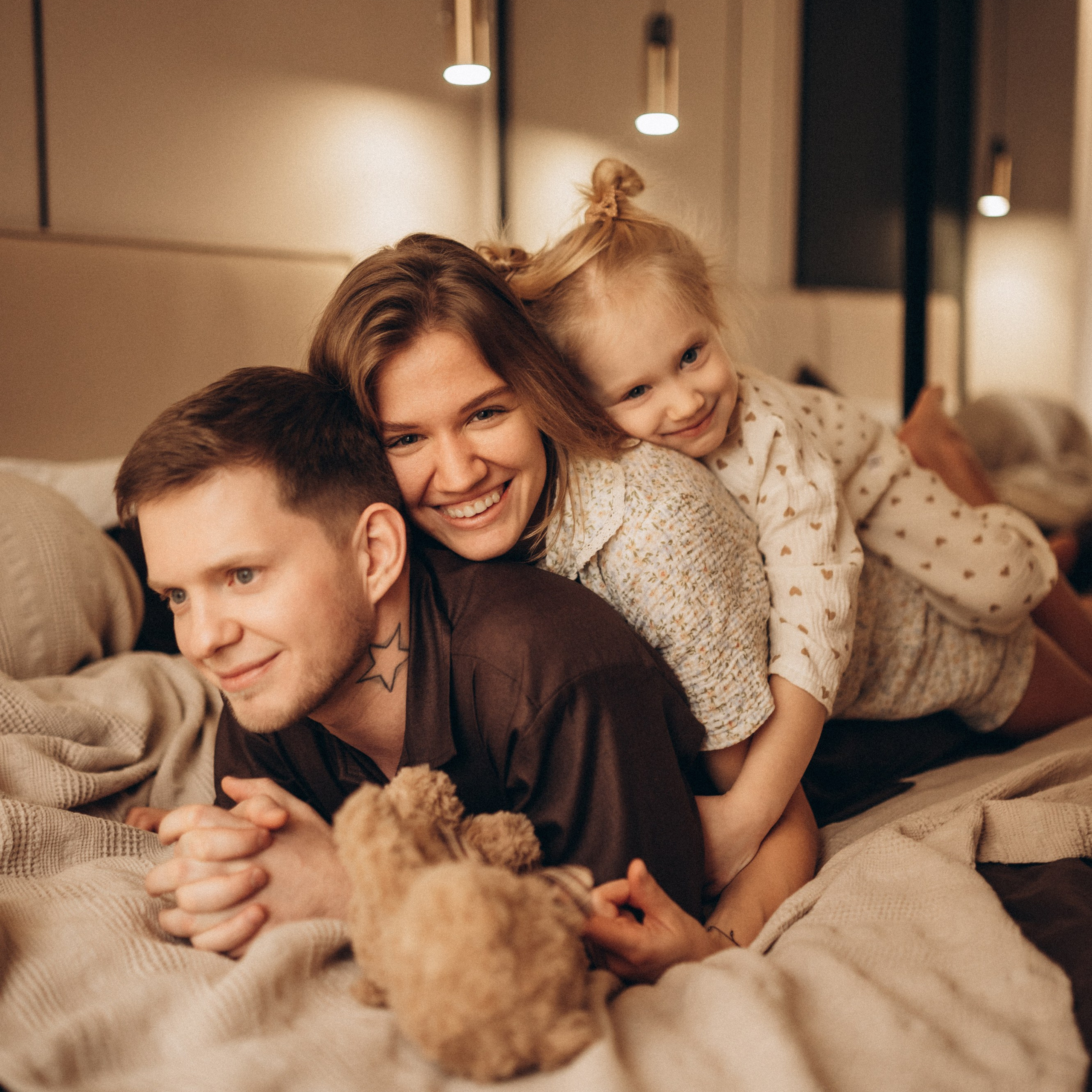 Свят, Женя и Мира