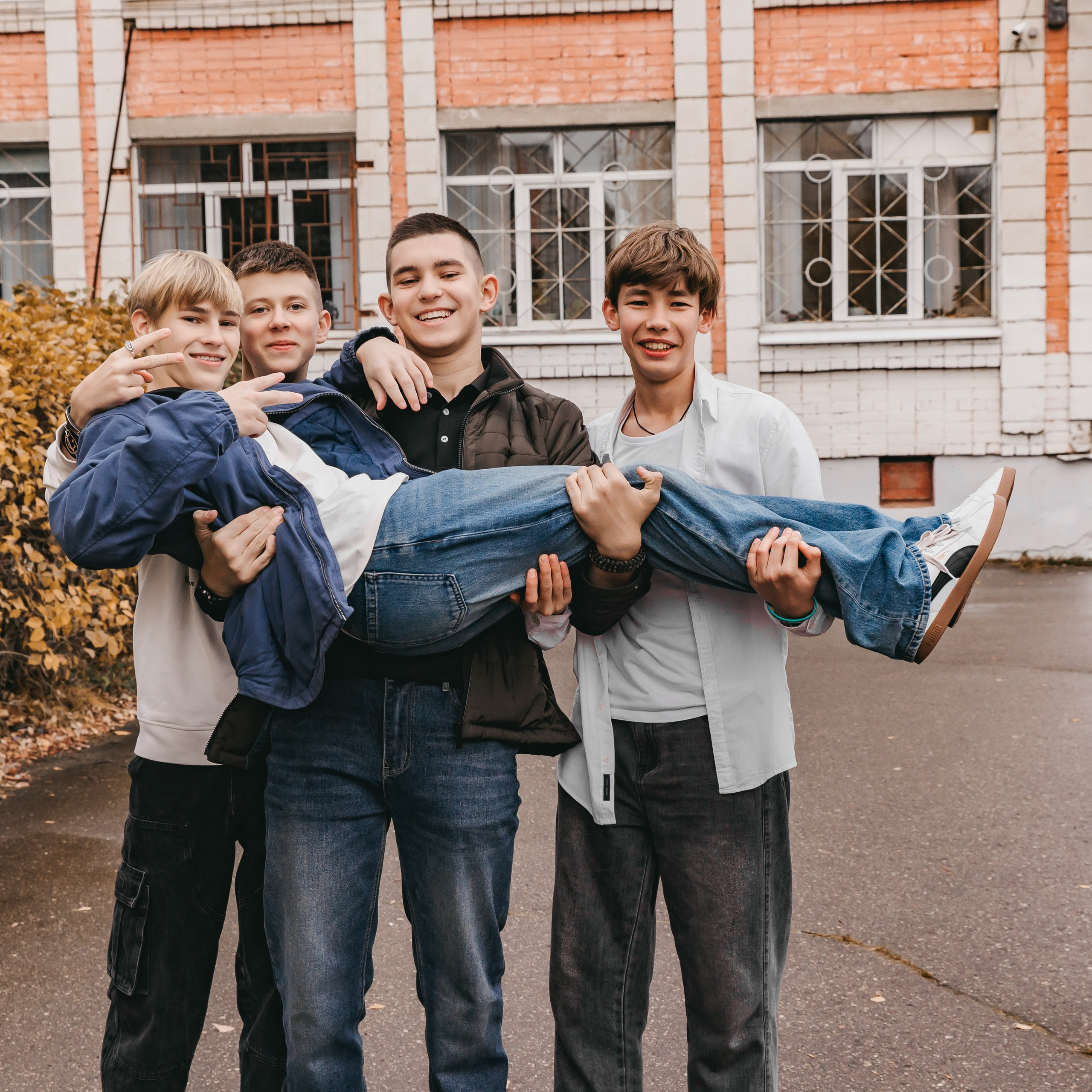 Школьная фотосъемка в Иваново. Фотокниги и выпускные альбомы в Иваново
