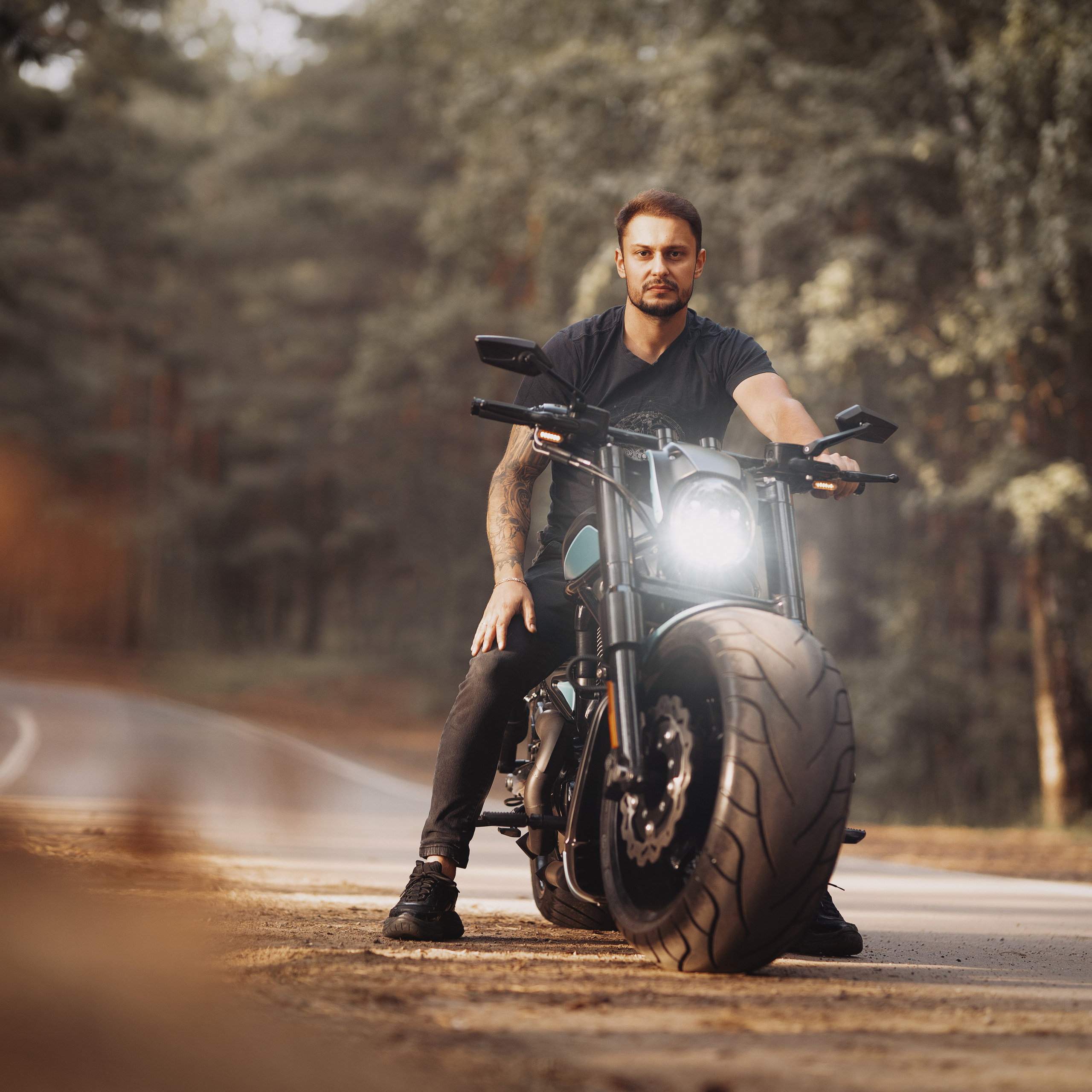 Максим, фото с&nbsp;мото