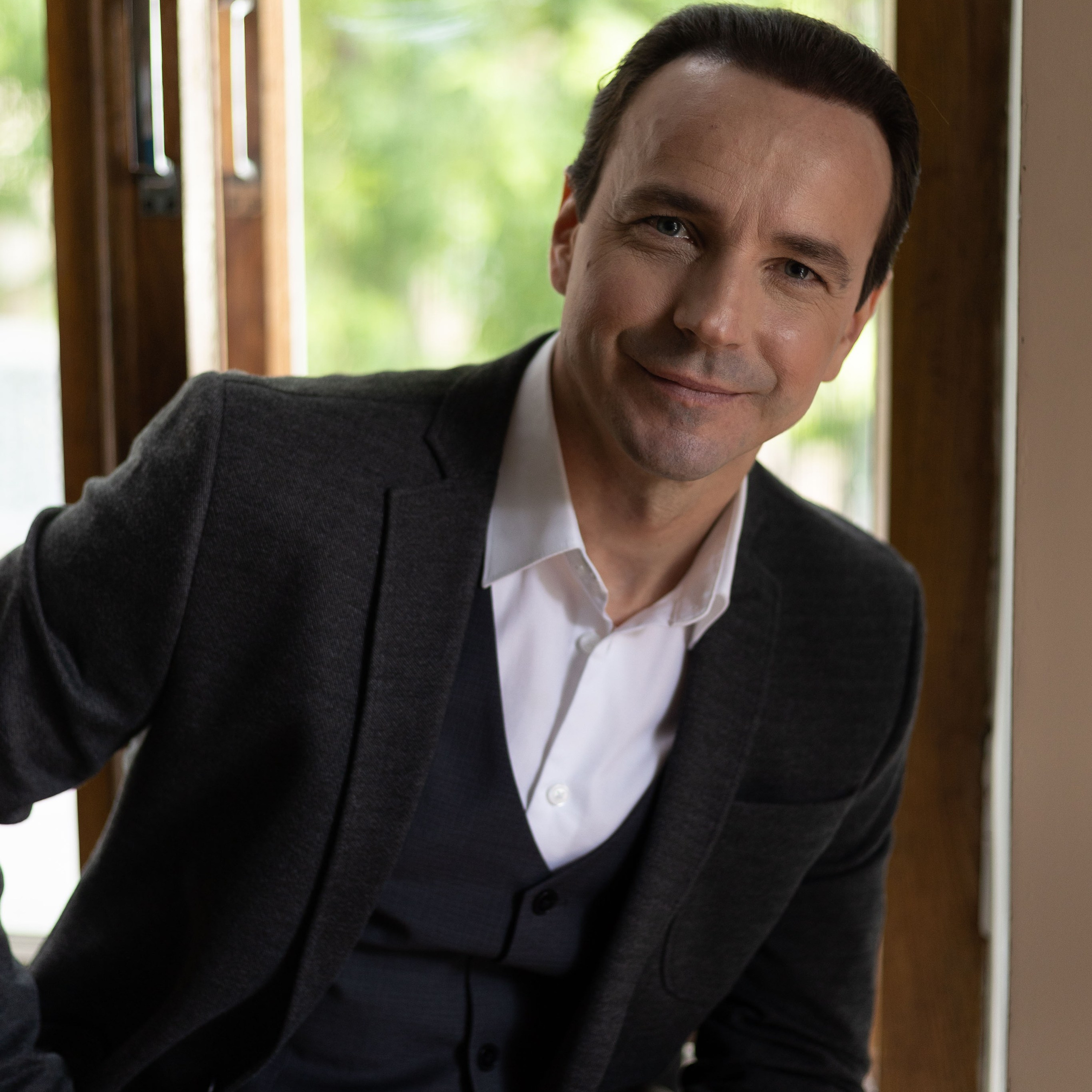 Экс-солист Большого театра Денис Медведев