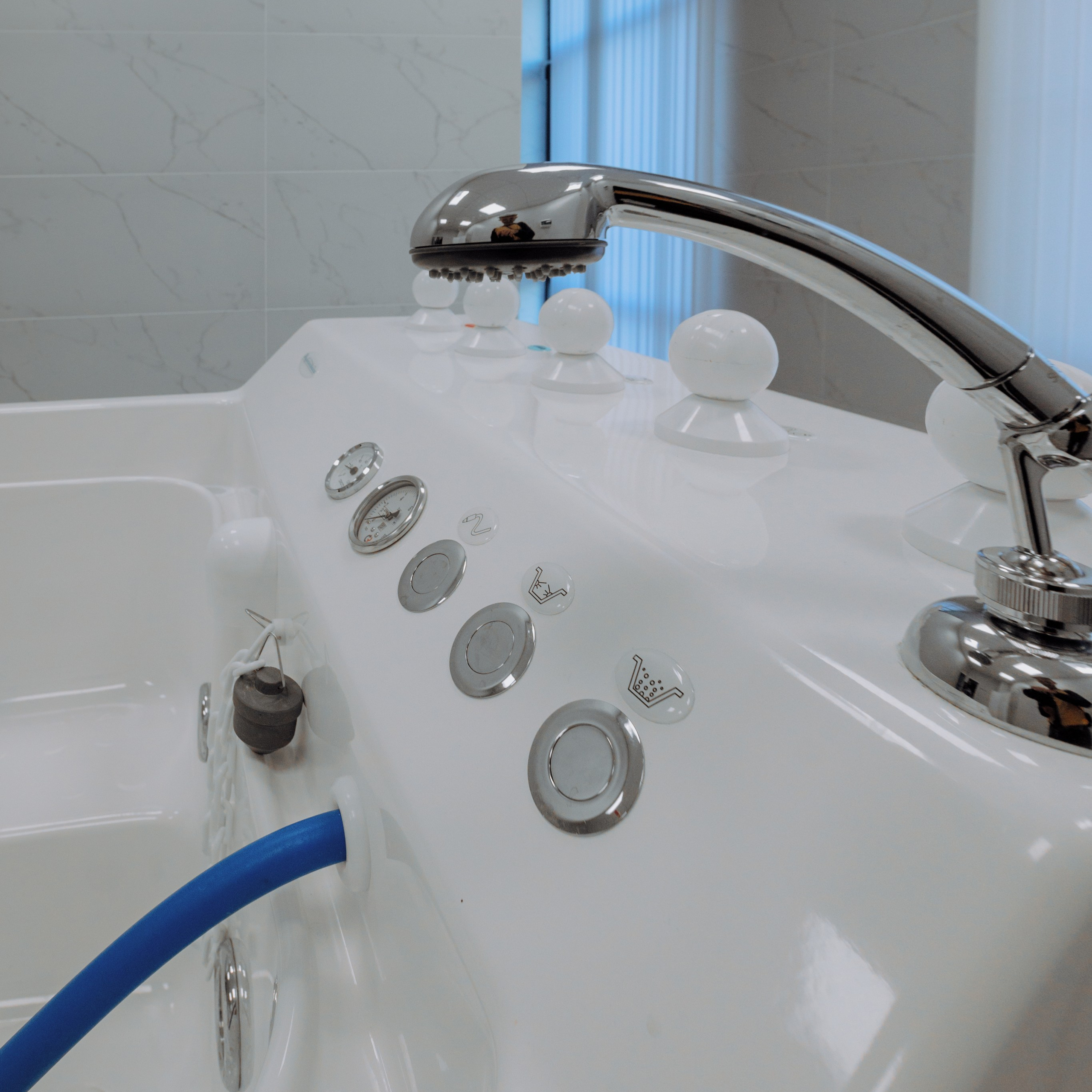 Мед Клиника в Пицунде. RetroChic Фото