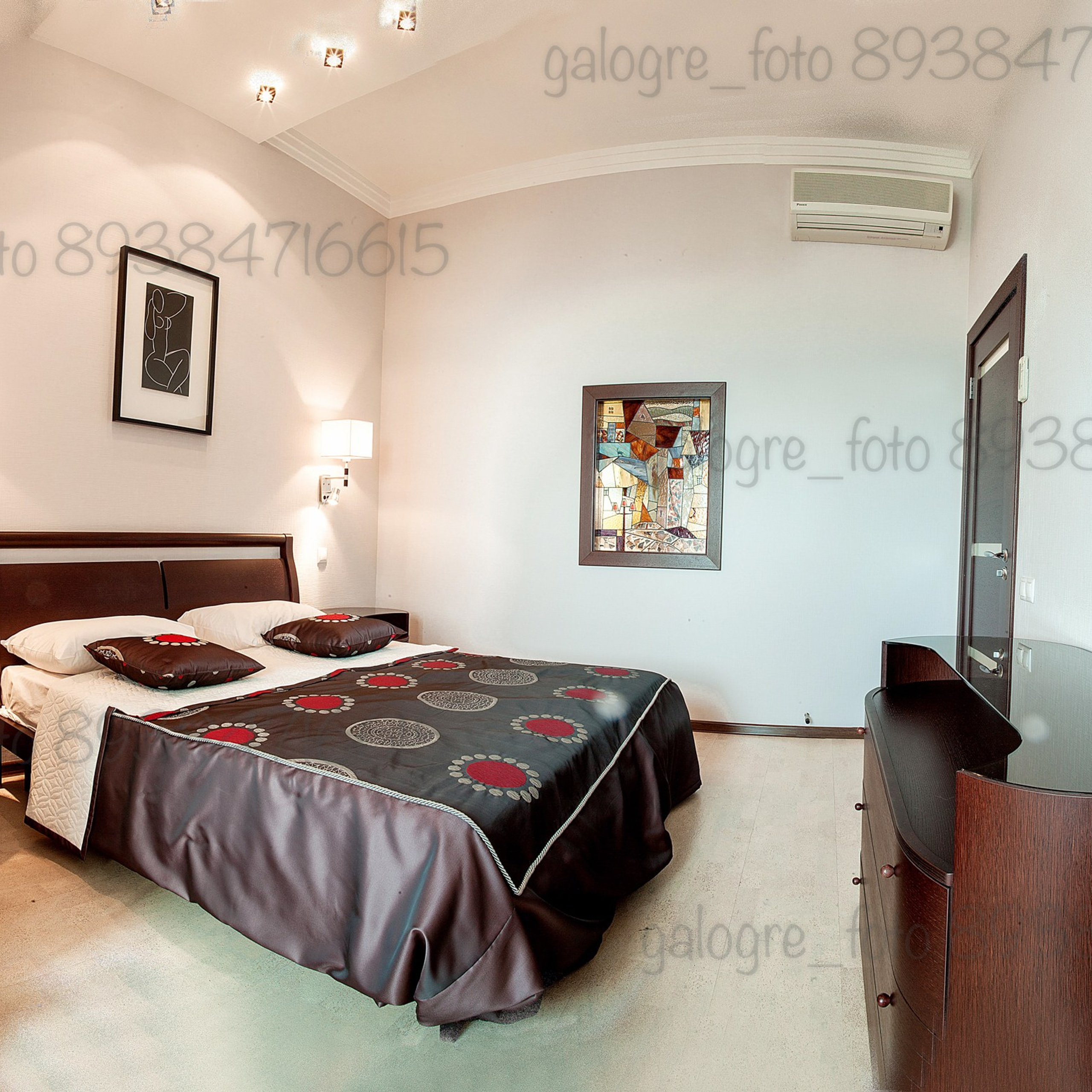 Недвижимость. RetroChic Фото