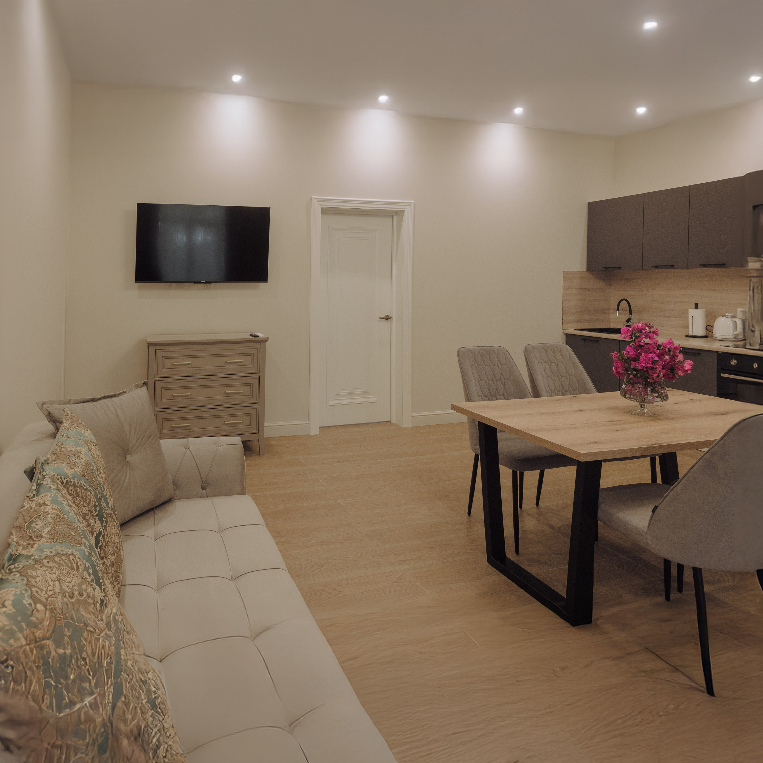 Недвижимость. RetroChic Фото