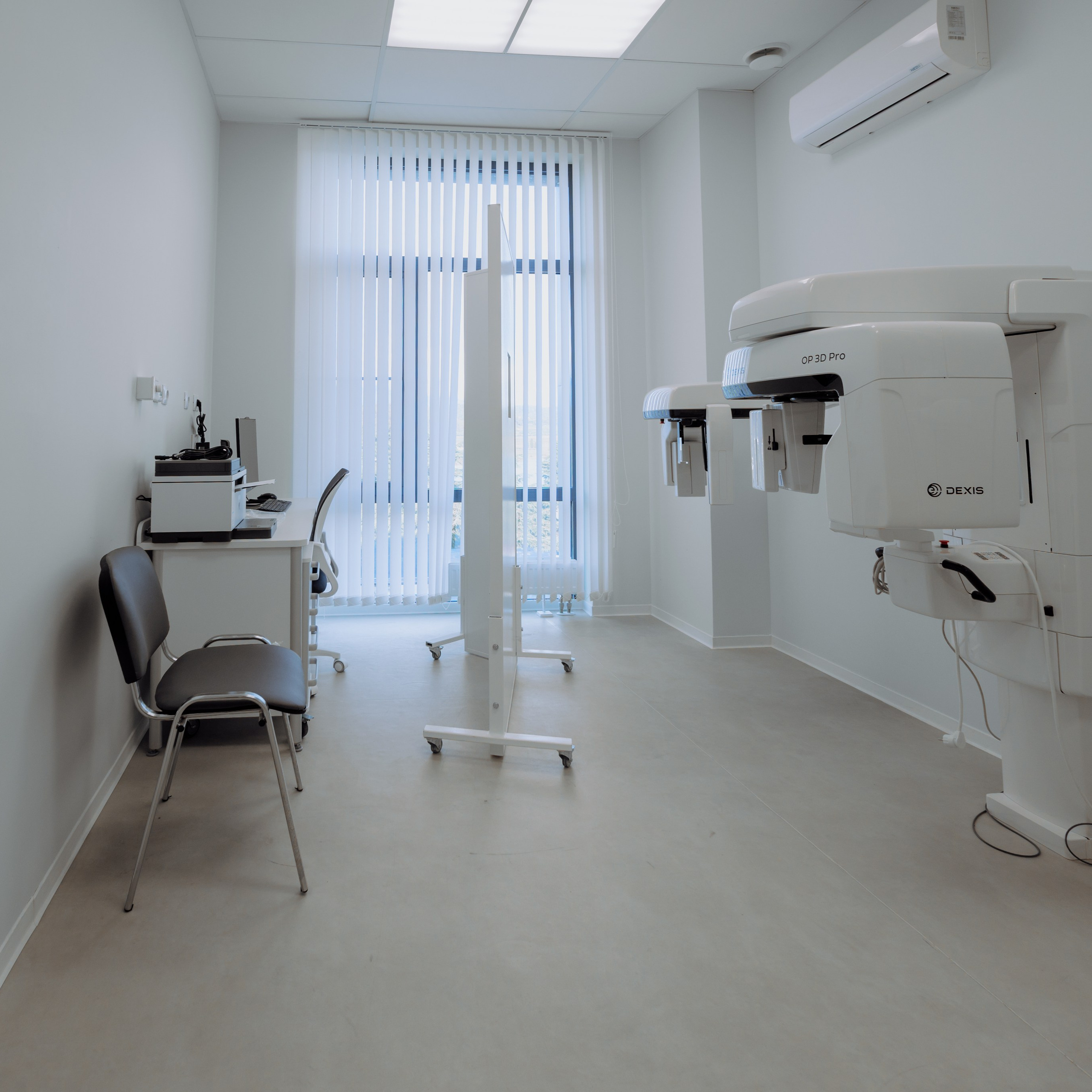 Мед Клиника в Пицунде. RetroChic Фото