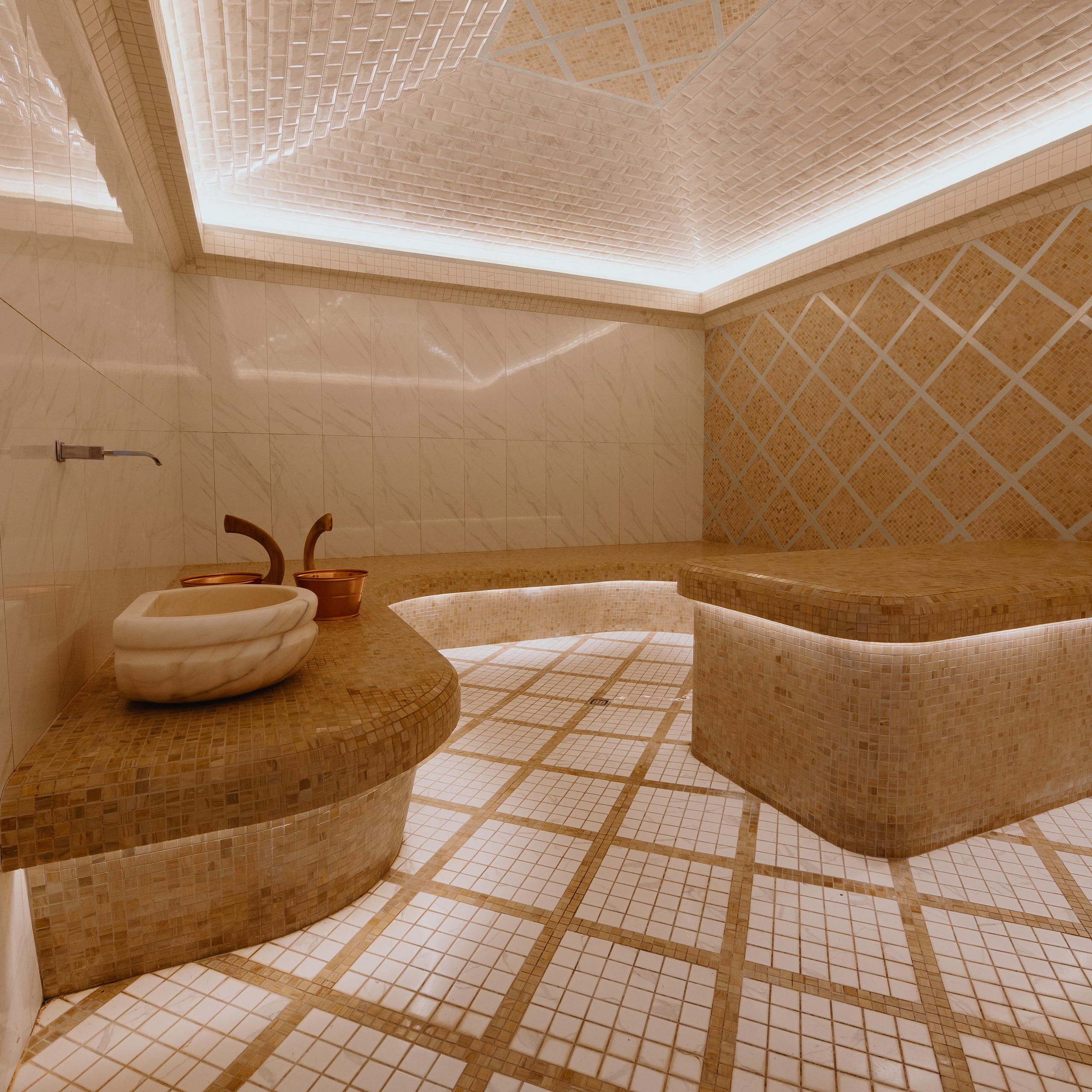 Мед Клиника в Пицунде. RetroChic Фото