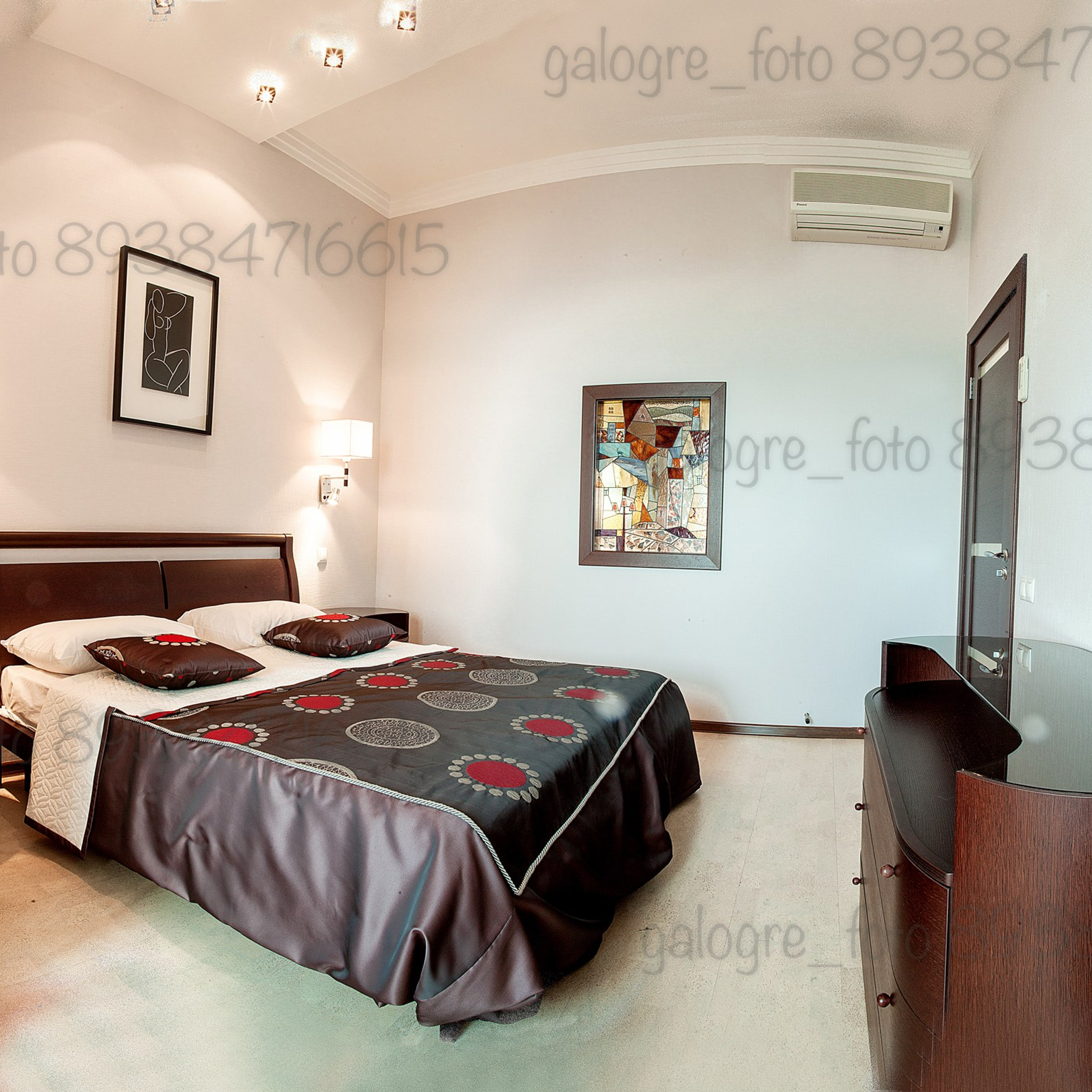 Недвижимость. RetroChic Фото