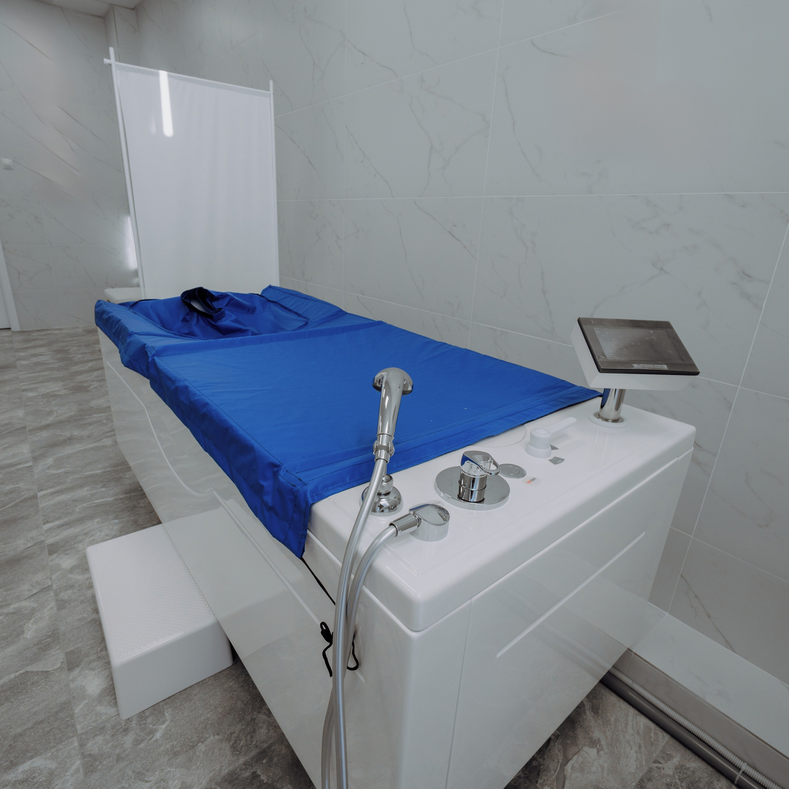 Мед Клиника в Пицунде. RetroChic Фото