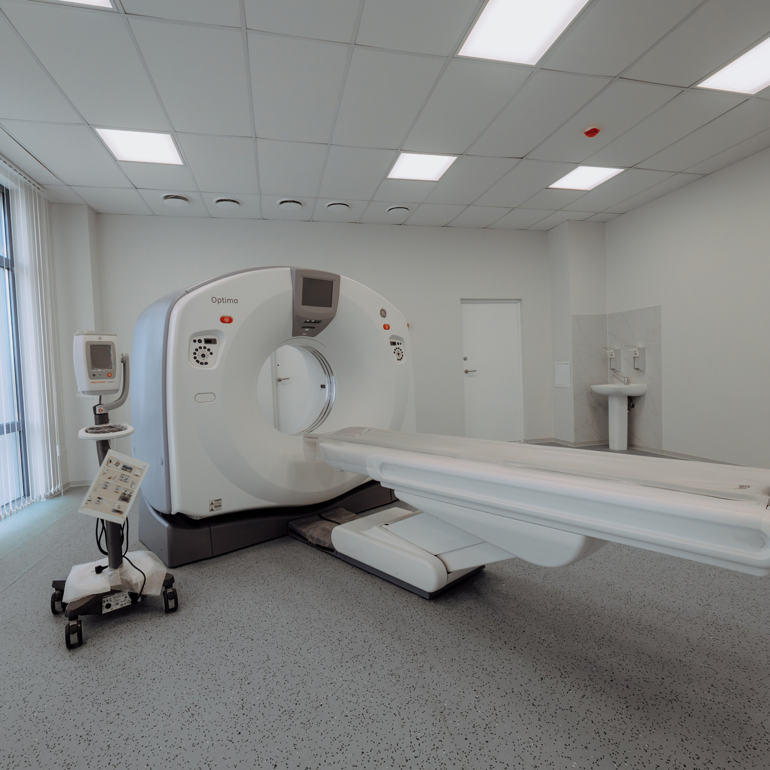 Мед Клиника в Пицунде. RetroChic Фото