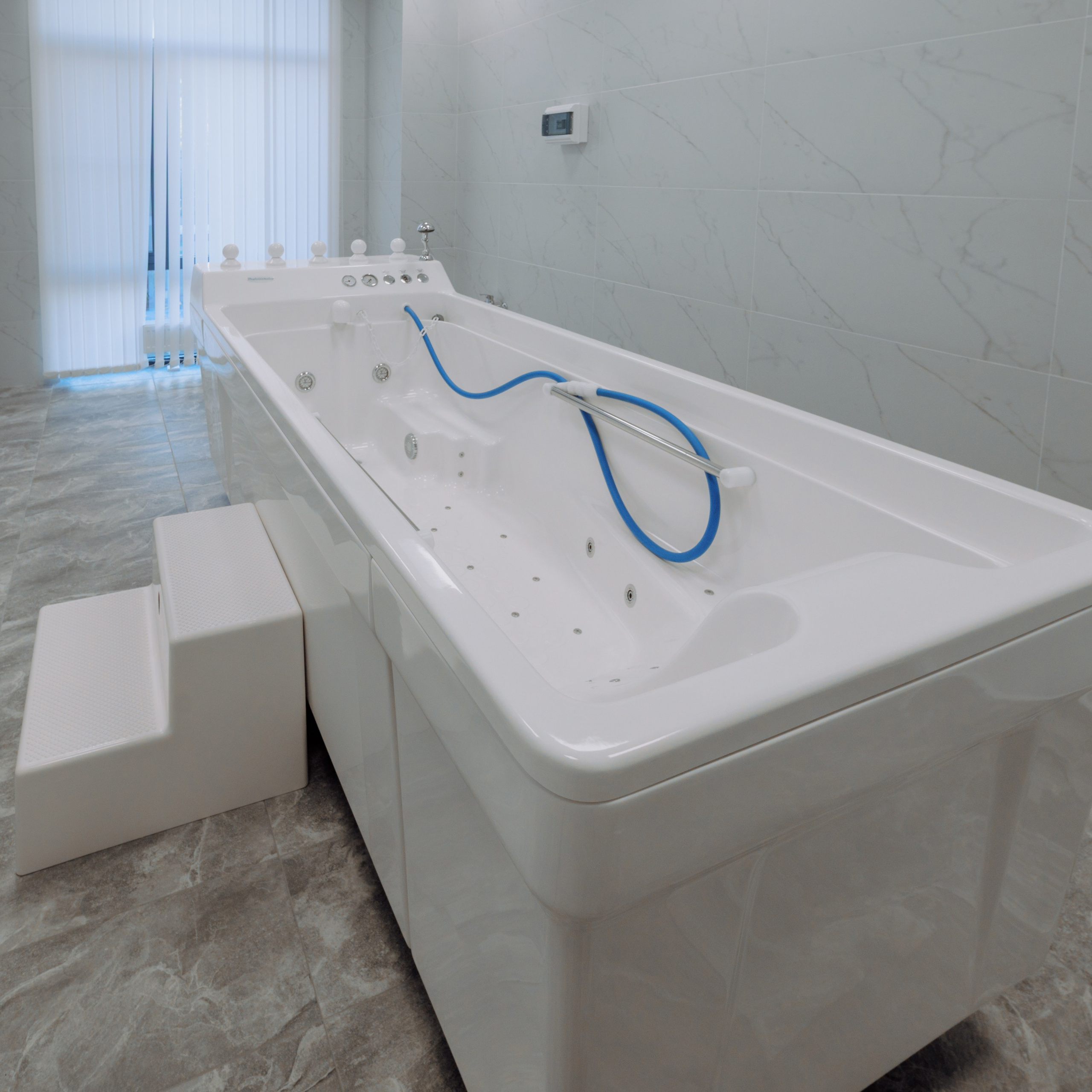 Мед Клиника в Пицунде. RetroChic Фото