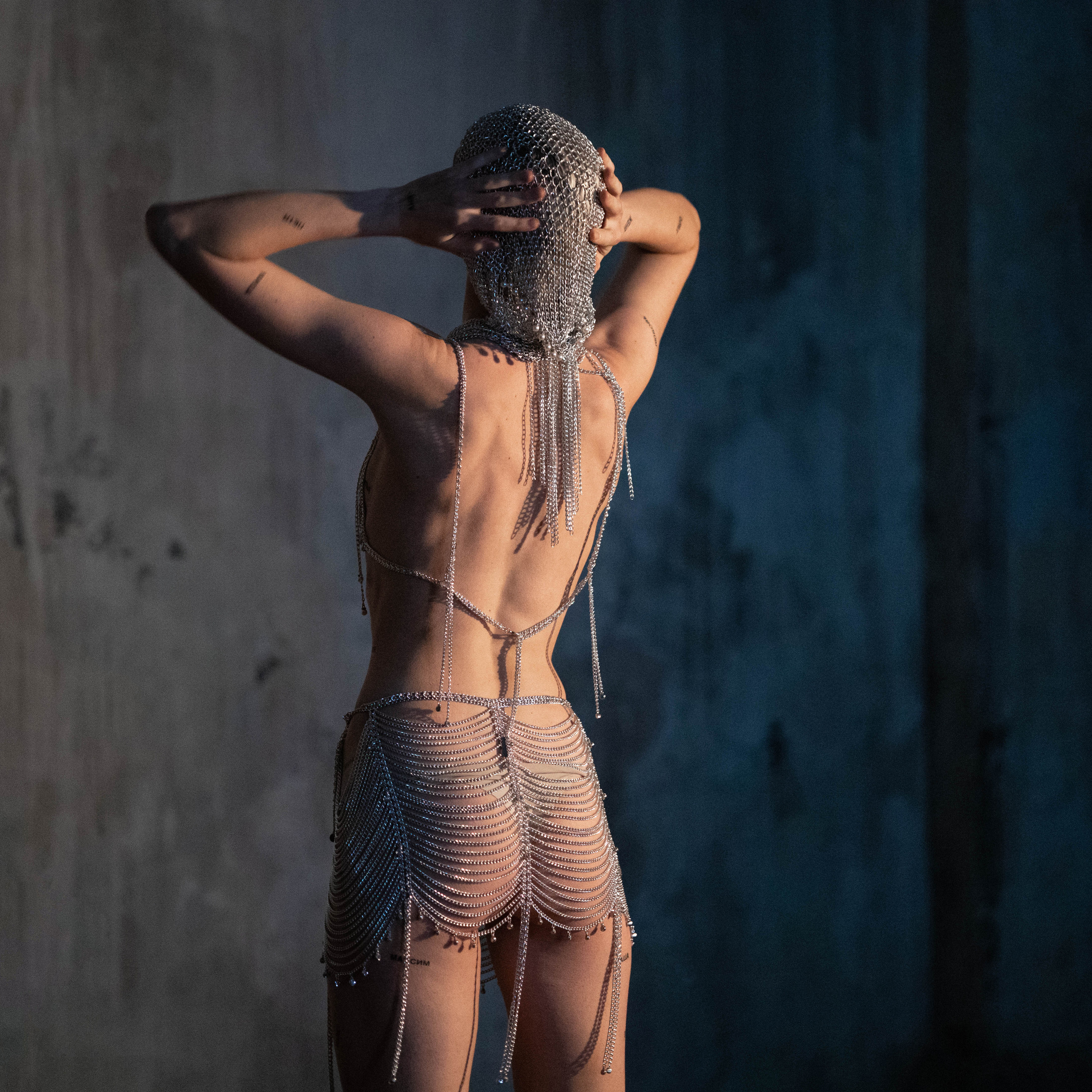 ПЕРФОМАНС ЮЛИИ ШАРКИНОЙ