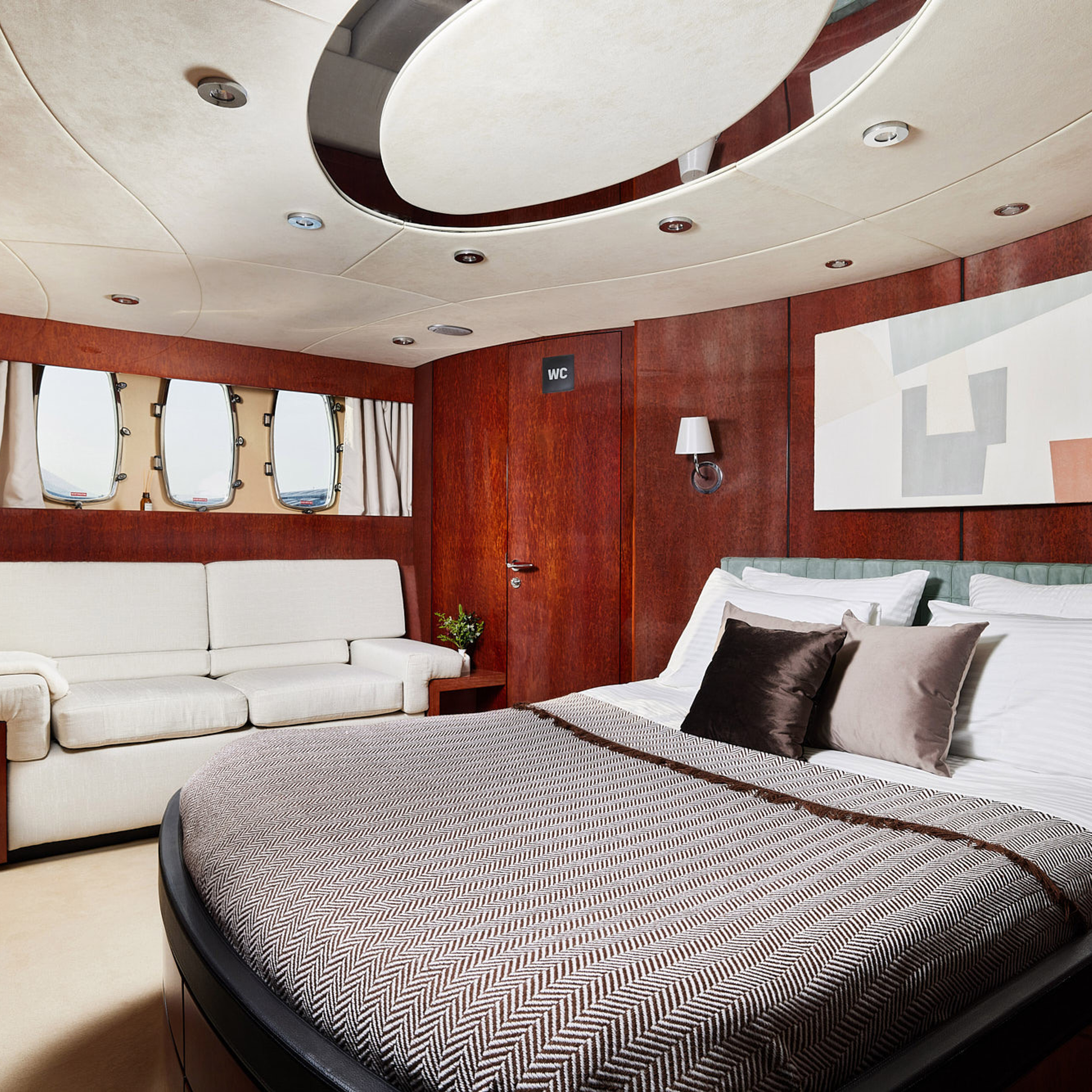 кровать на яхте