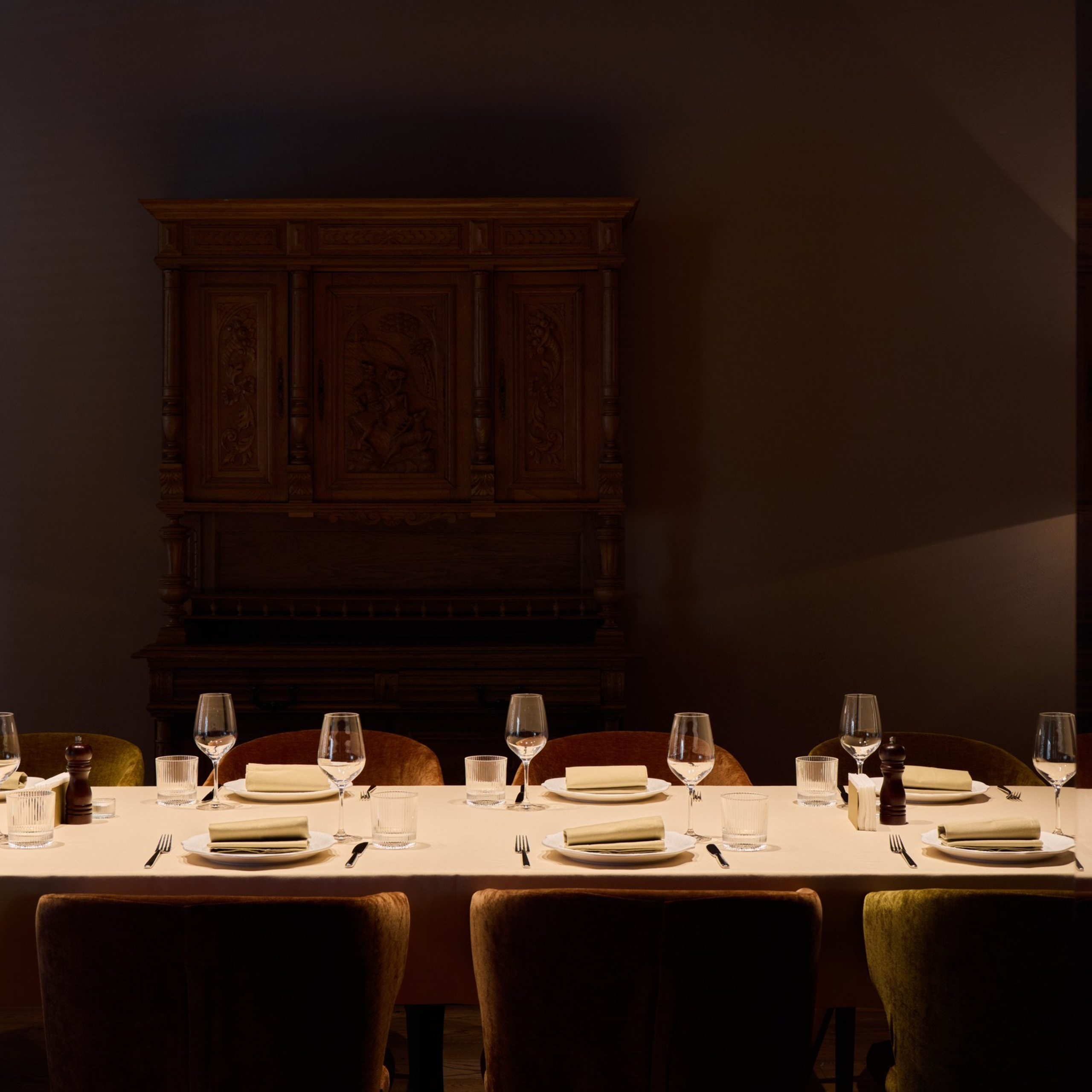 Профессиональная фотосъемка ресторанов. Интерьерный фотограф и видеограф в Санкт-Петербурге и Москве