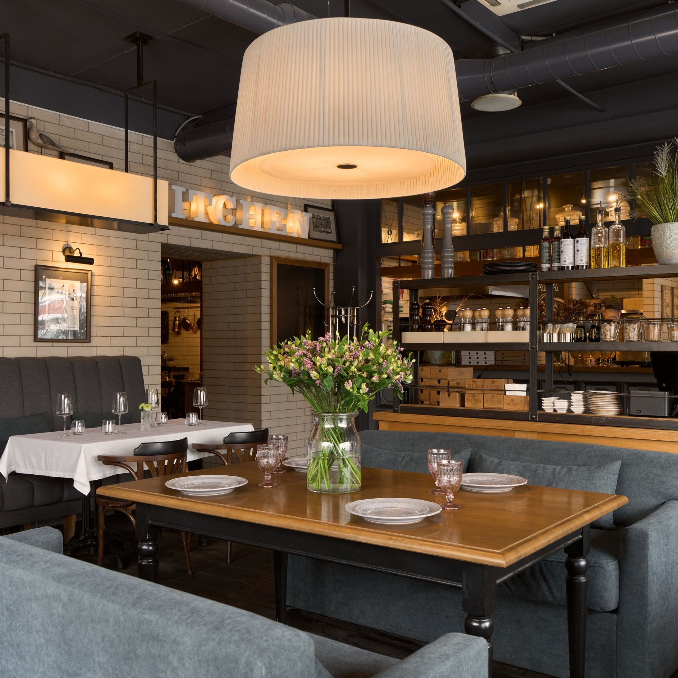 Профессиональная фотосъемка ресторанов. Интерьерный фотограф и видеограф в Санкт-Петербурге и Москве