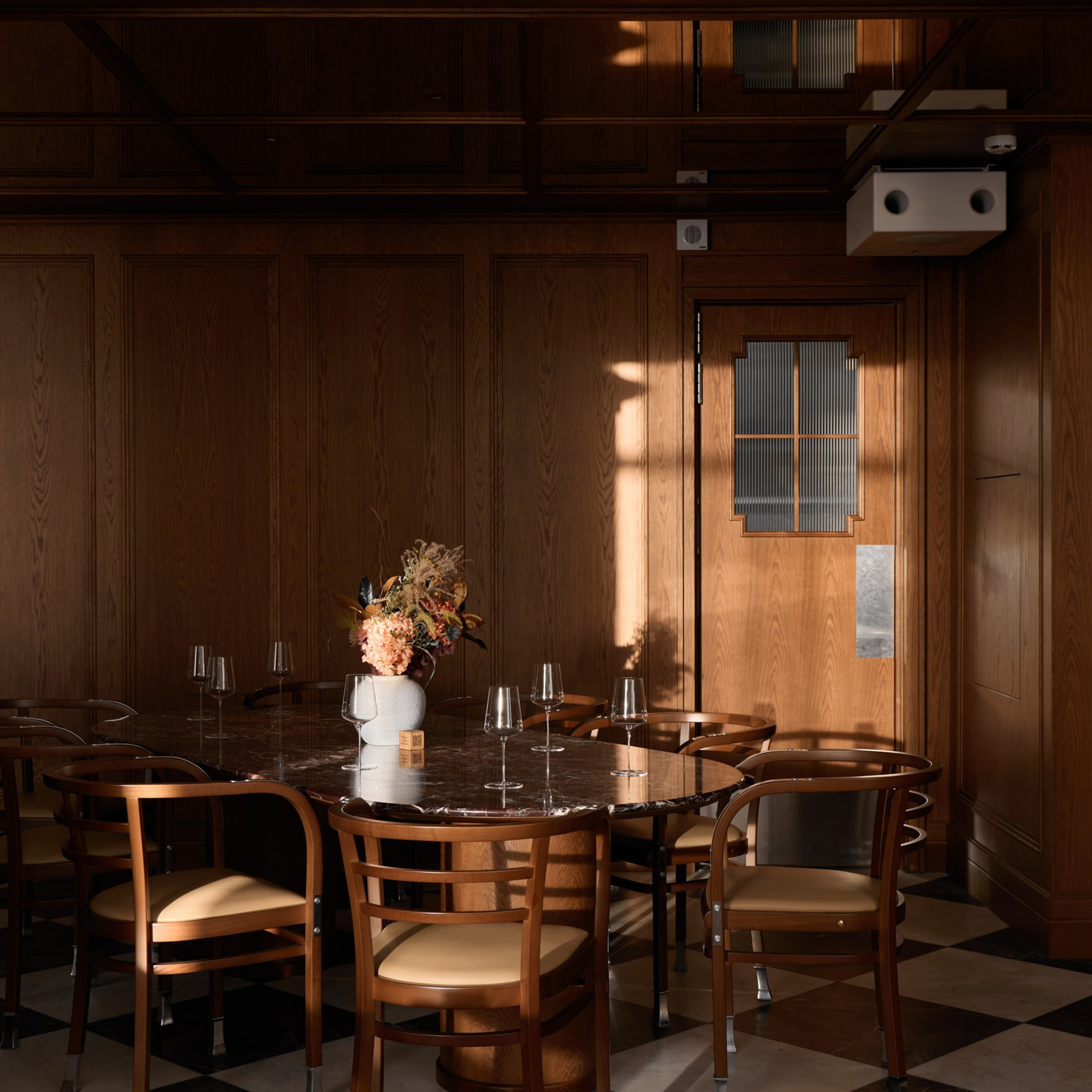 Профессиональная фотосъемка ресторанов. Интерьерный фотограф и видеограф в Санкт-Петербурге и Москве