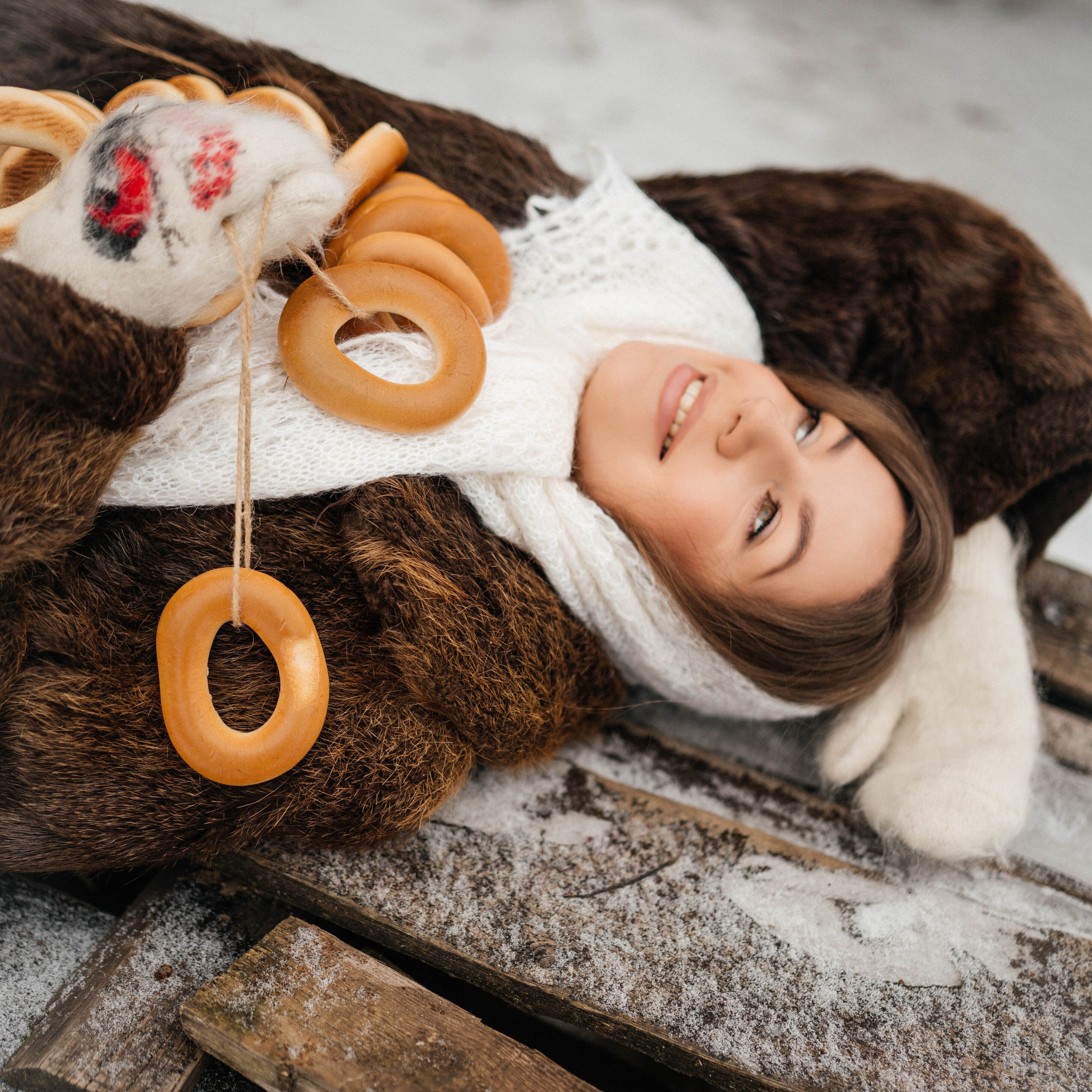 Тепло ли тебе, девица?