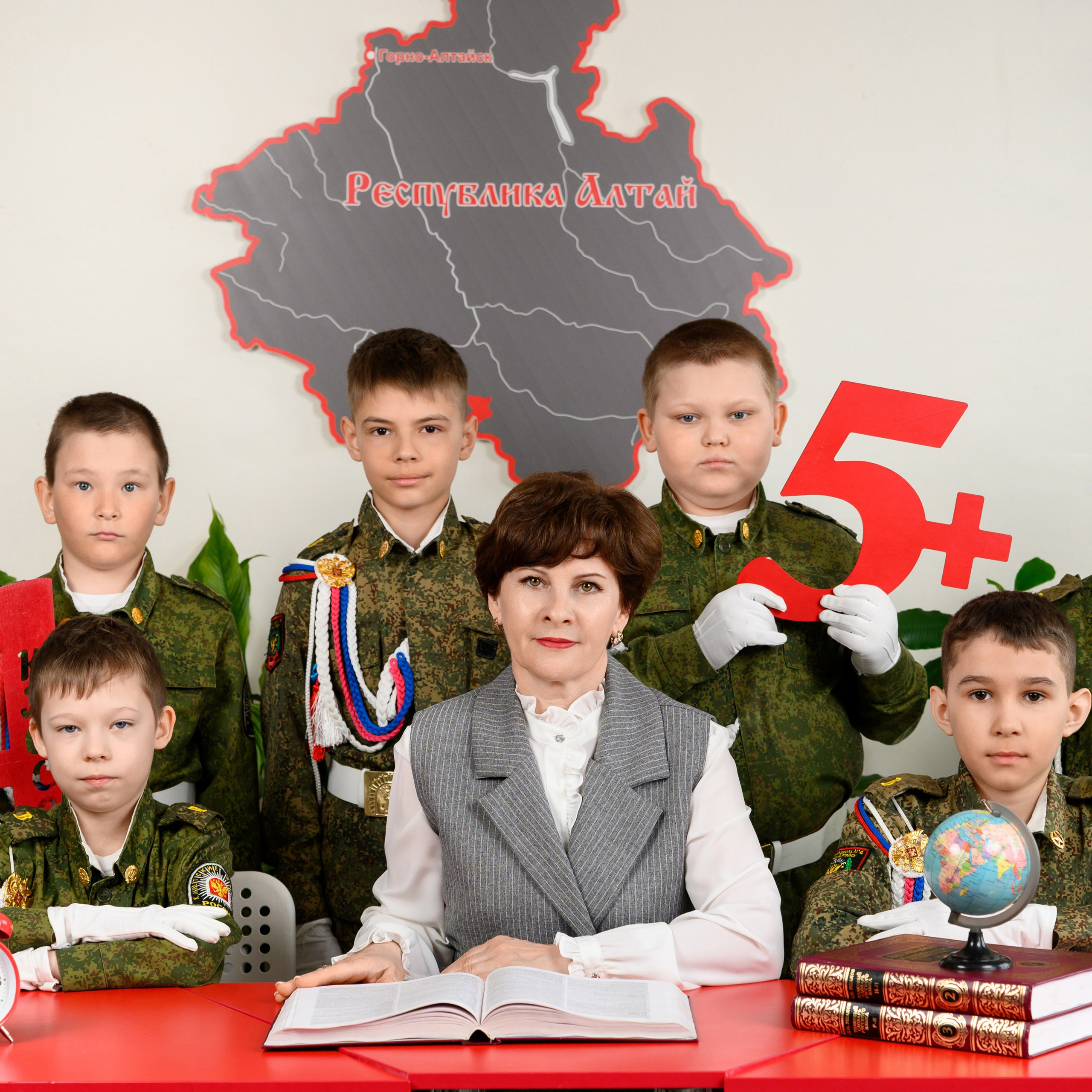 Отзывы. Фотоальбомы для выпускников школ и детских садов в Республике Алтай и за её пределами