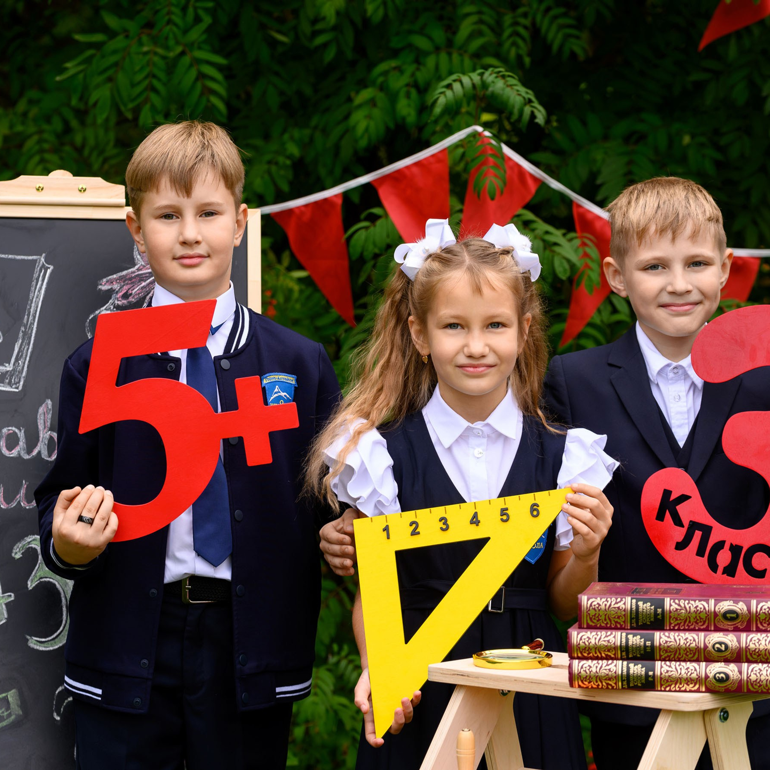 Фотопроект «Здравствуй, школа». Фотоальбомы для выпускников школ и детских садов в Республике Алтай и за её пределами