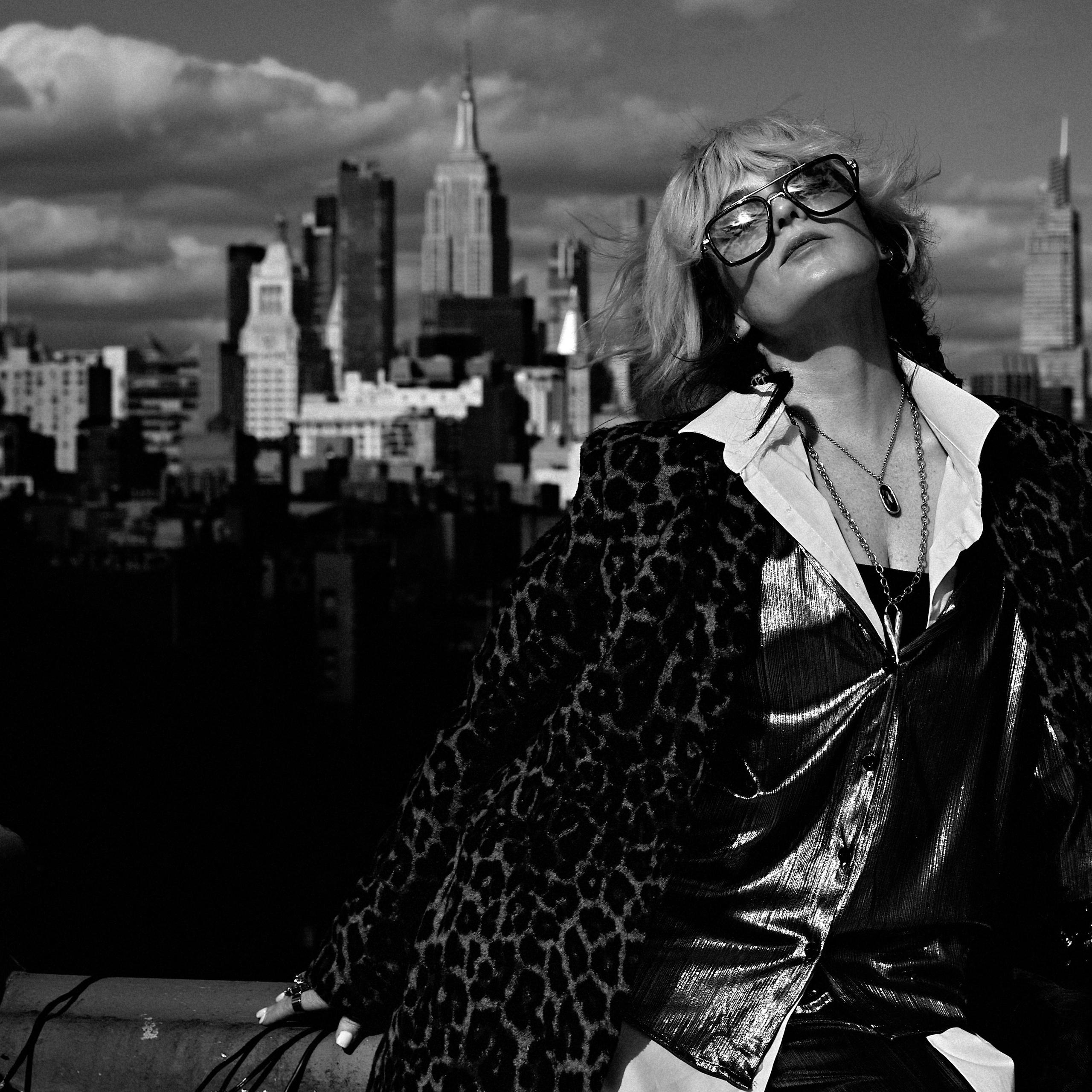 HEROINES. WOMEN OF NEW YORK