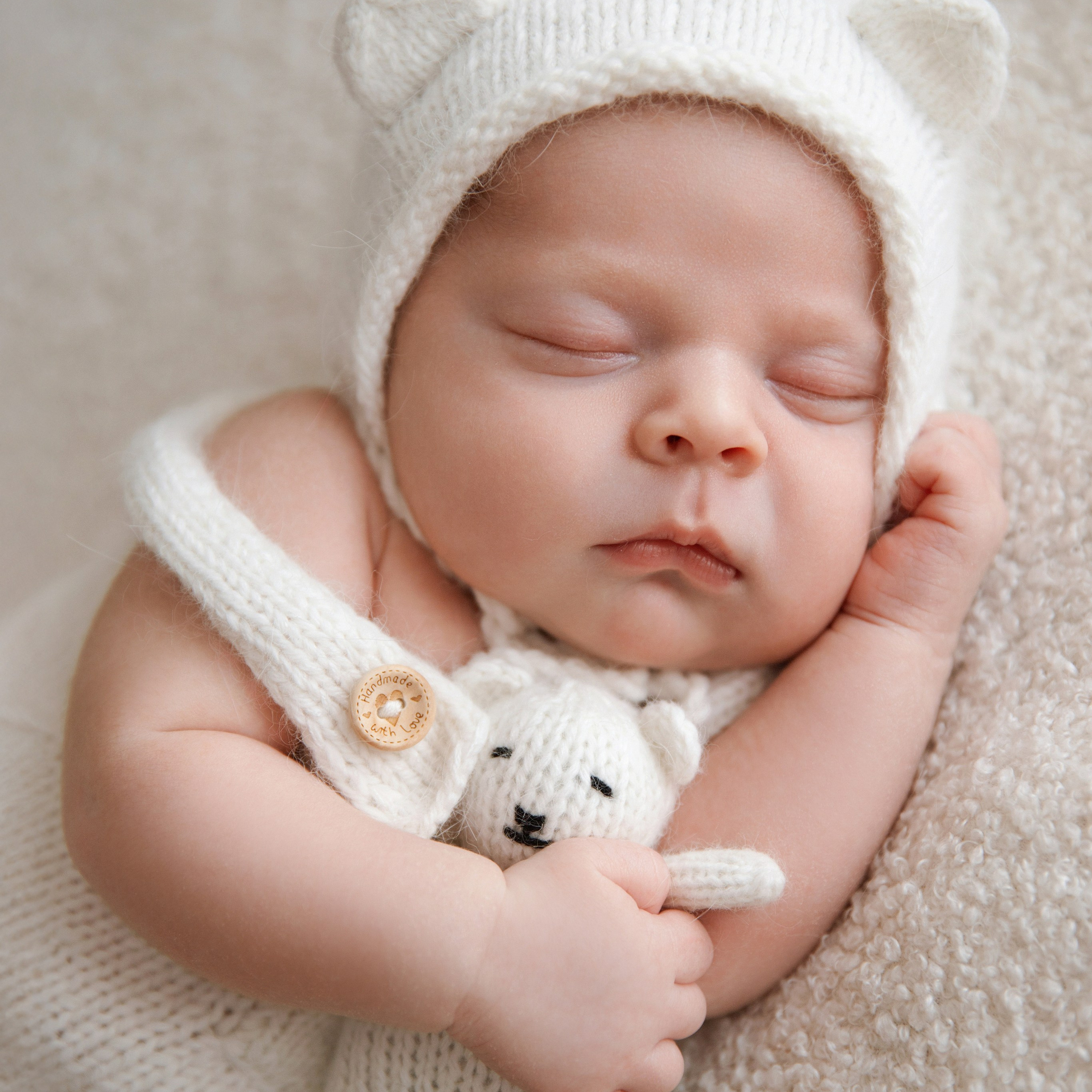 Классическая фотосессия новорожденного