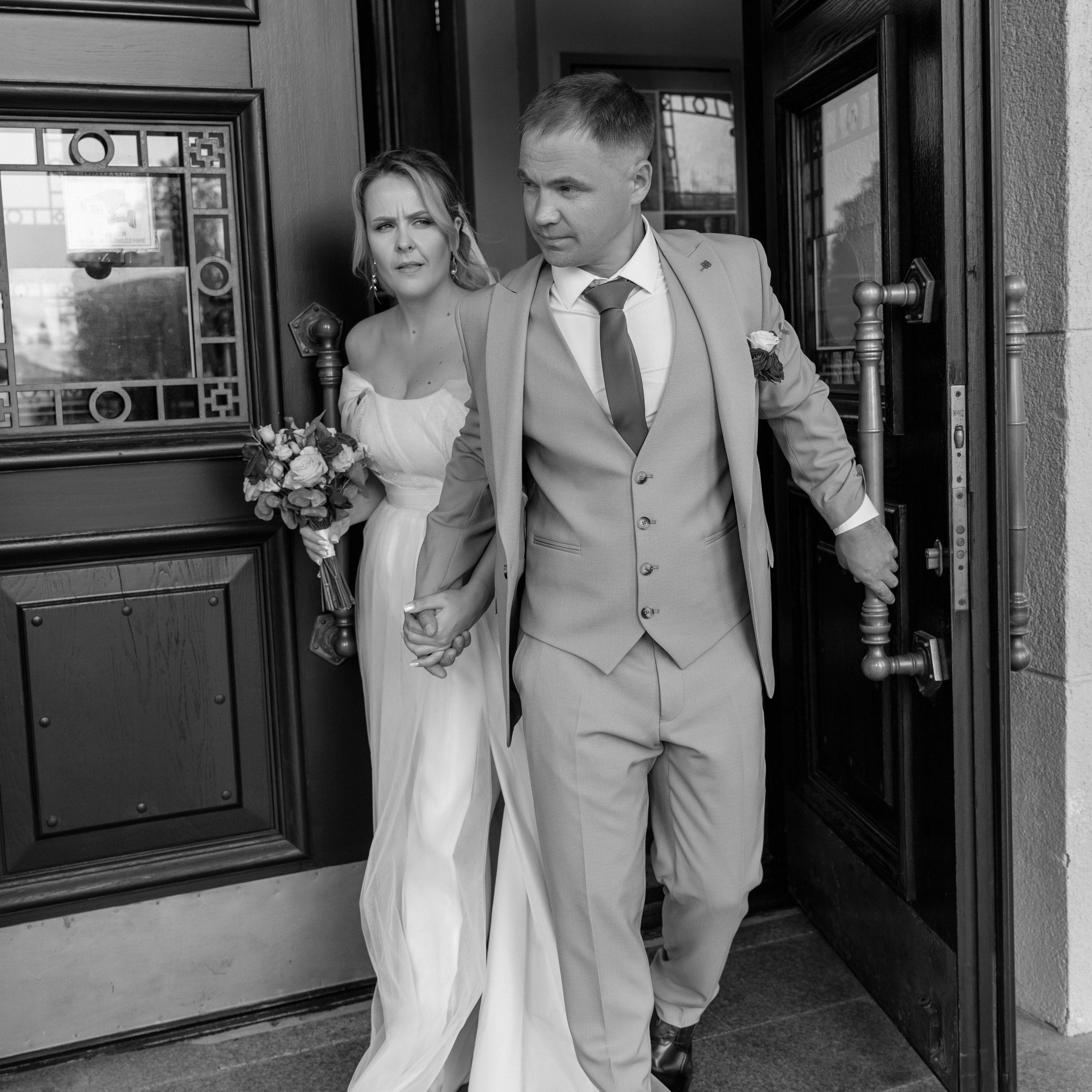 Фотосессия в театре: свадебные моменты