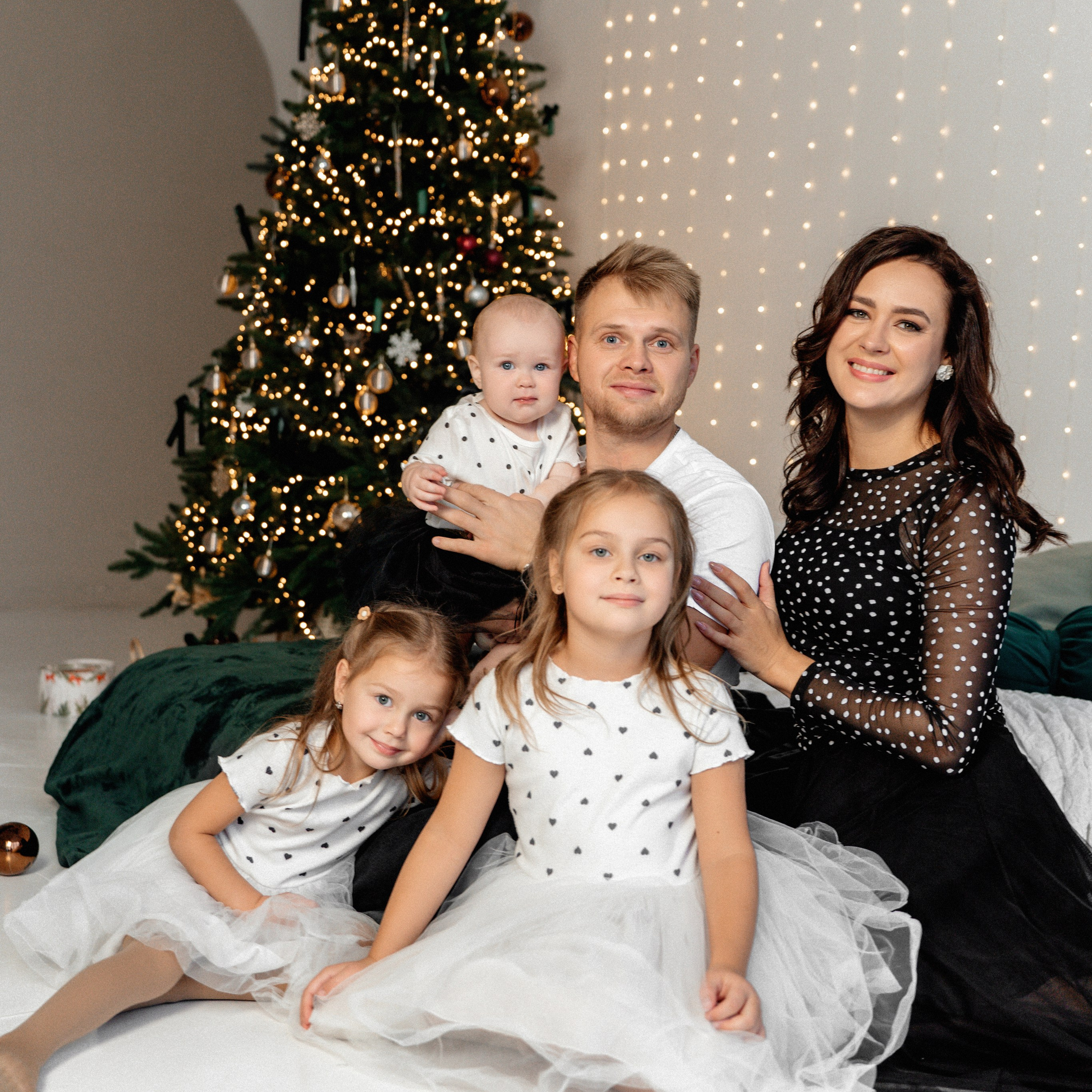 Новогоднее волшебство большой дружной семьи