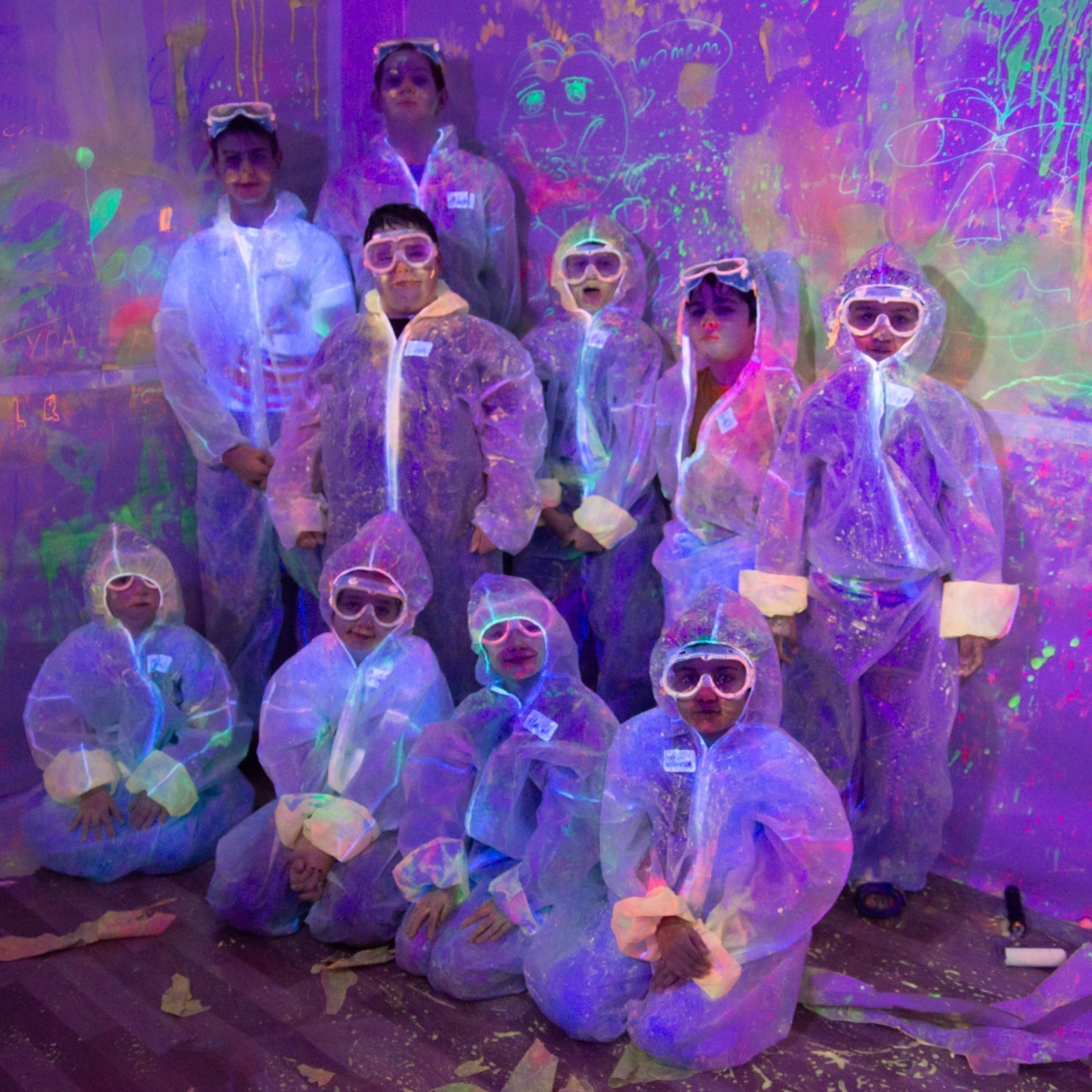Неоновые зернышки. Семейные и детские праздники Домодедово Арт Студия красок BeFun