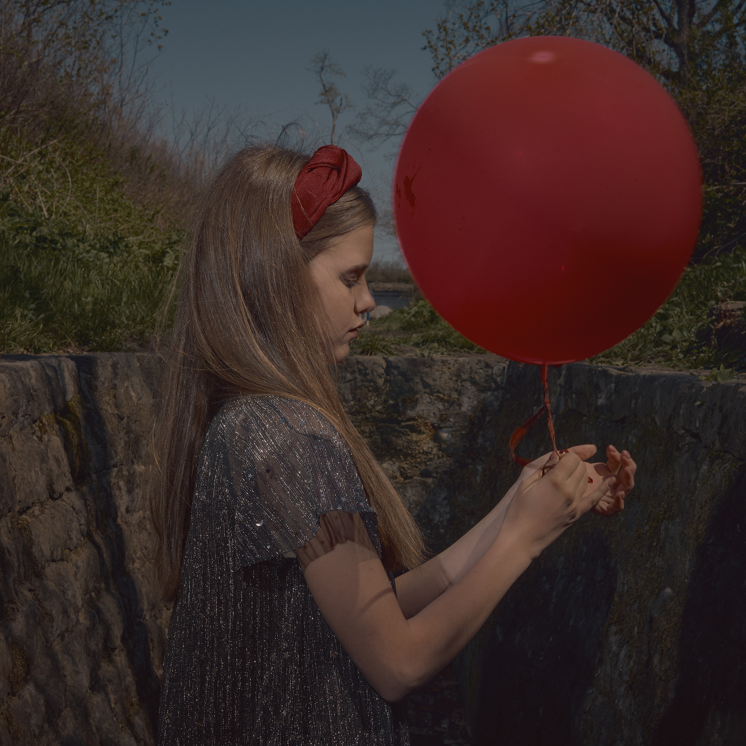 Красный шарик