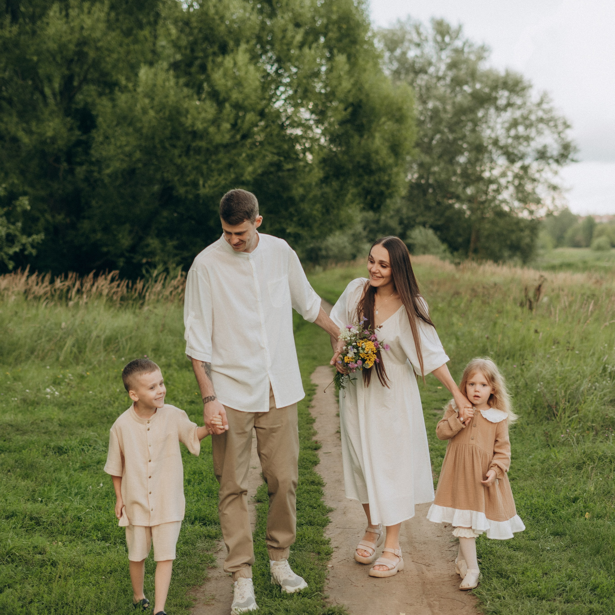 Семья на природе