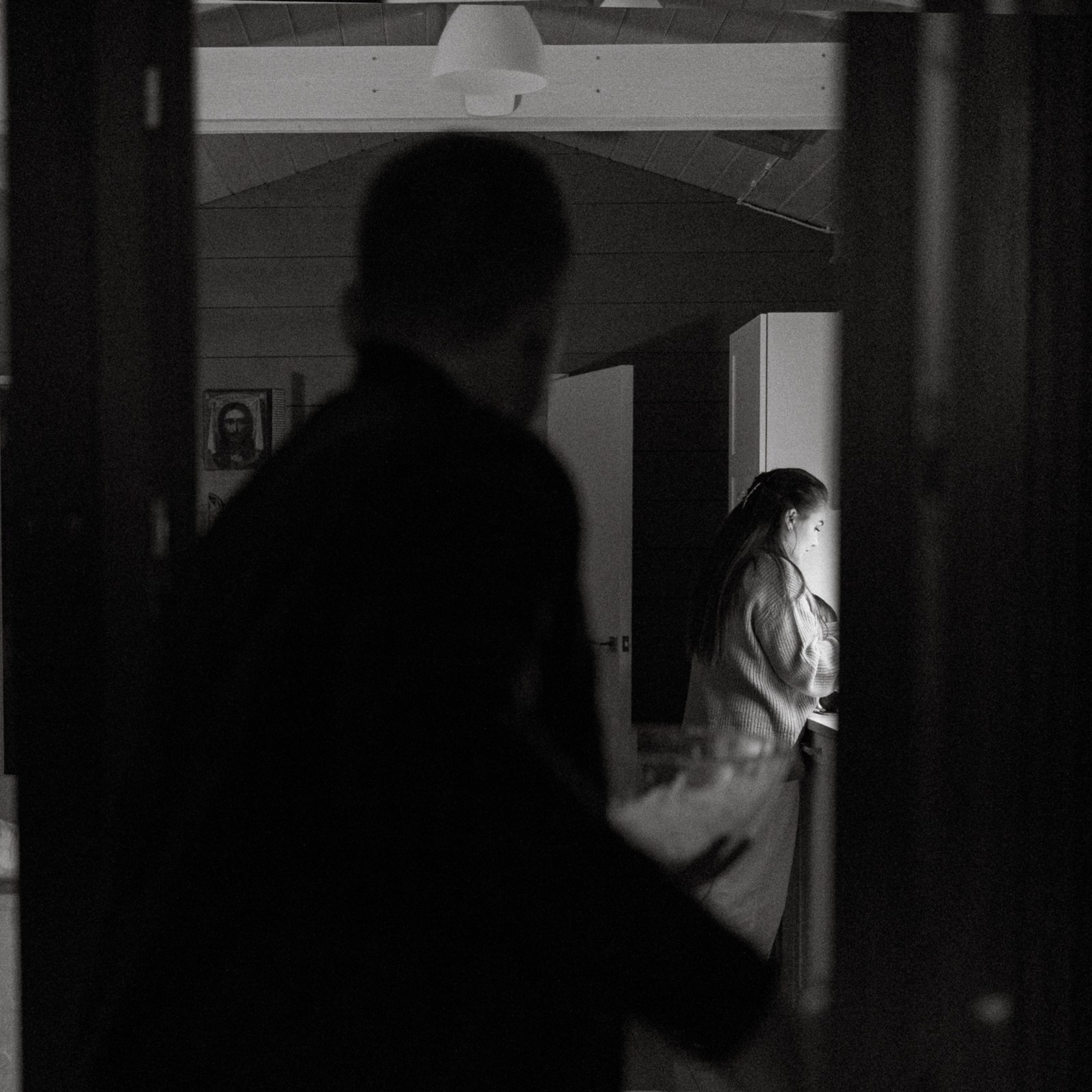 Ушел или пришел. Фотограф Daria Wilner