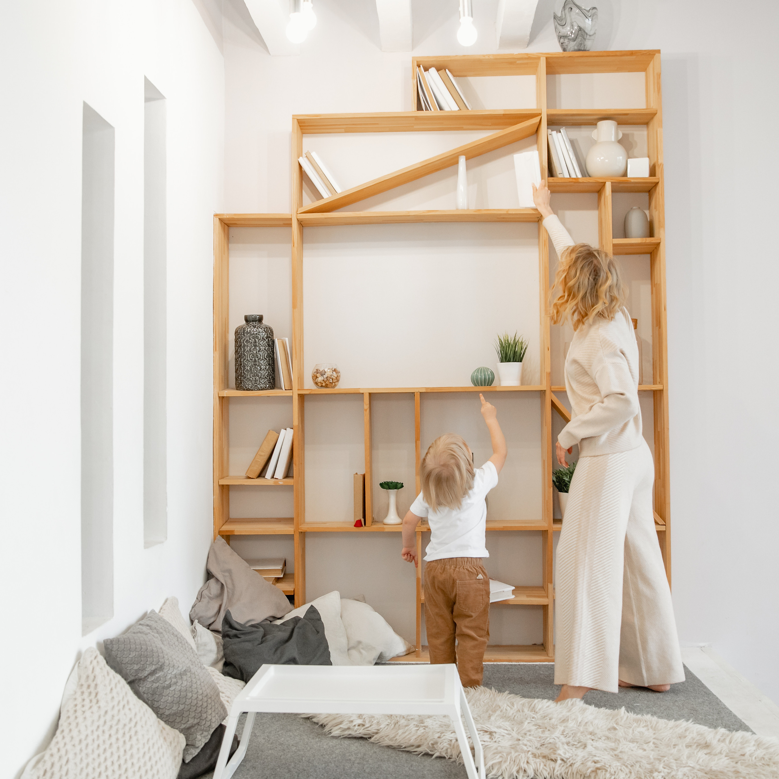 В интерьере