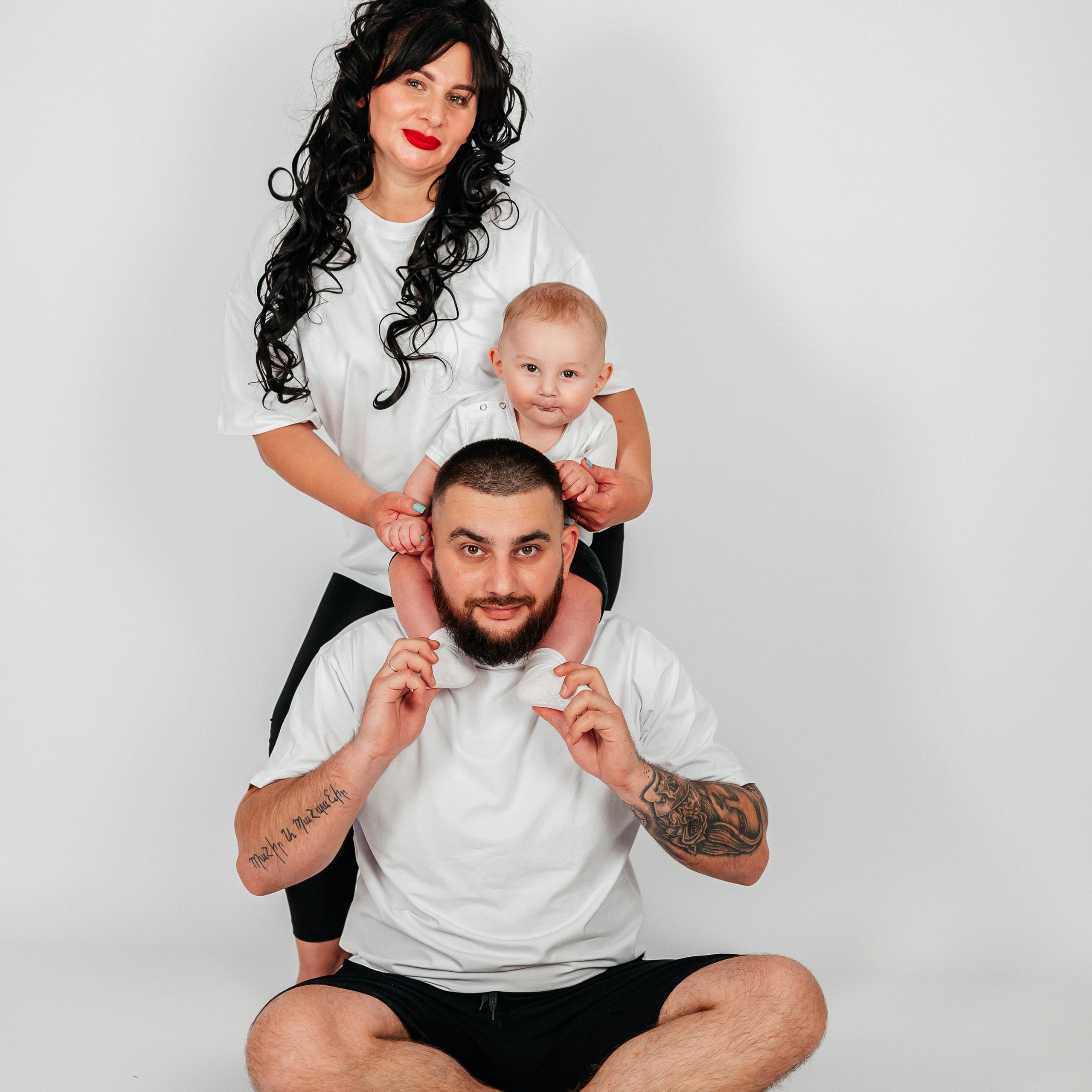 На белом фоне