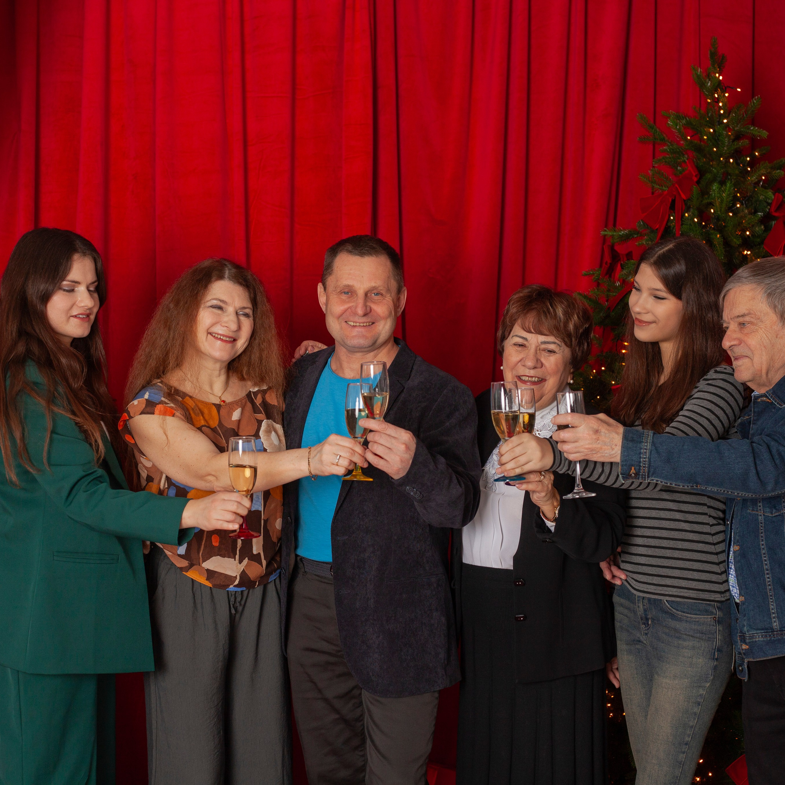 Семья в студии