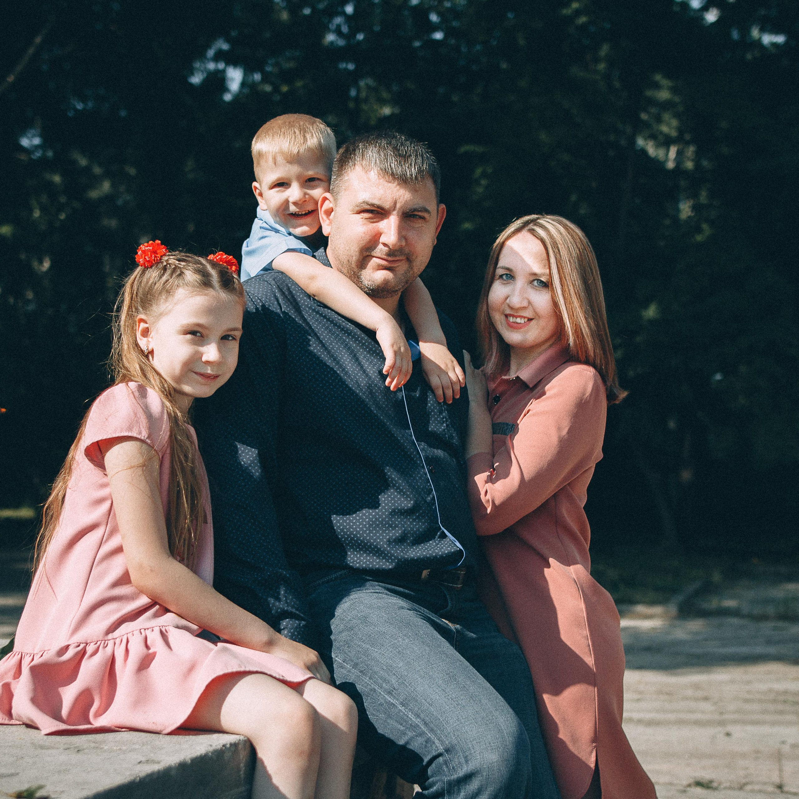 Семейная фотосессия Ани с семьёй