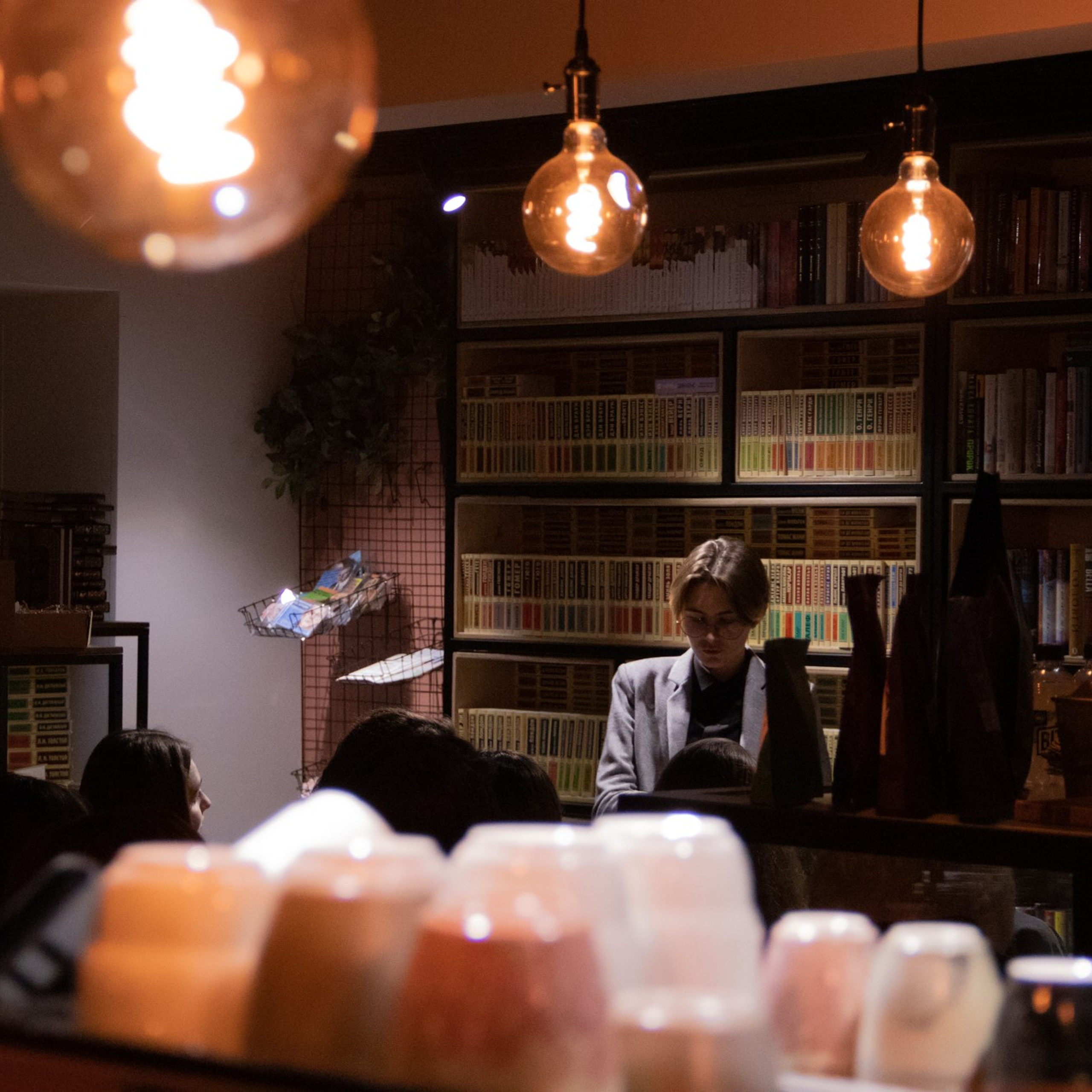 Презентация книги в кофейне «Издательство кофе»