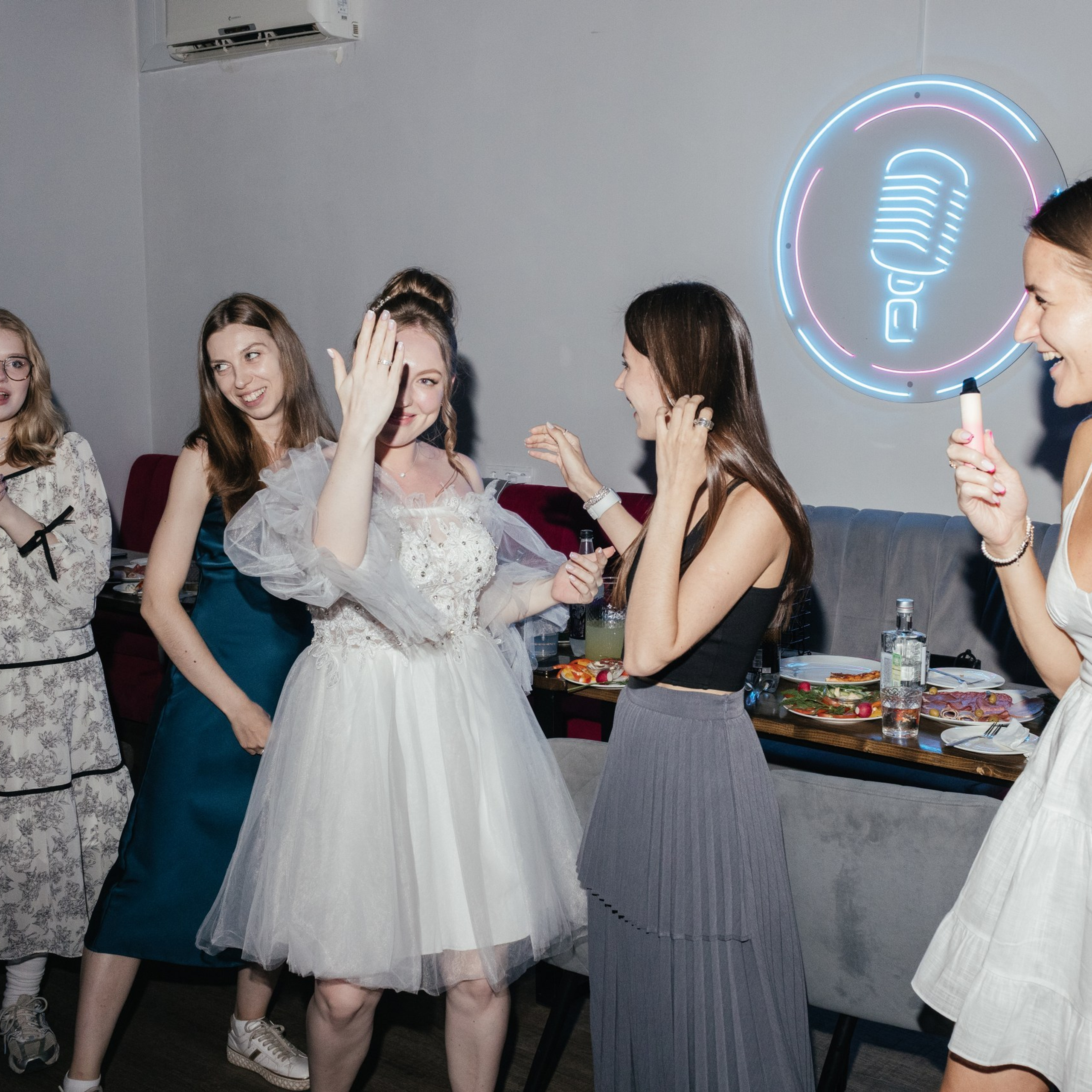 Свадьбы. Аренда лофта в СПб для мероприятий