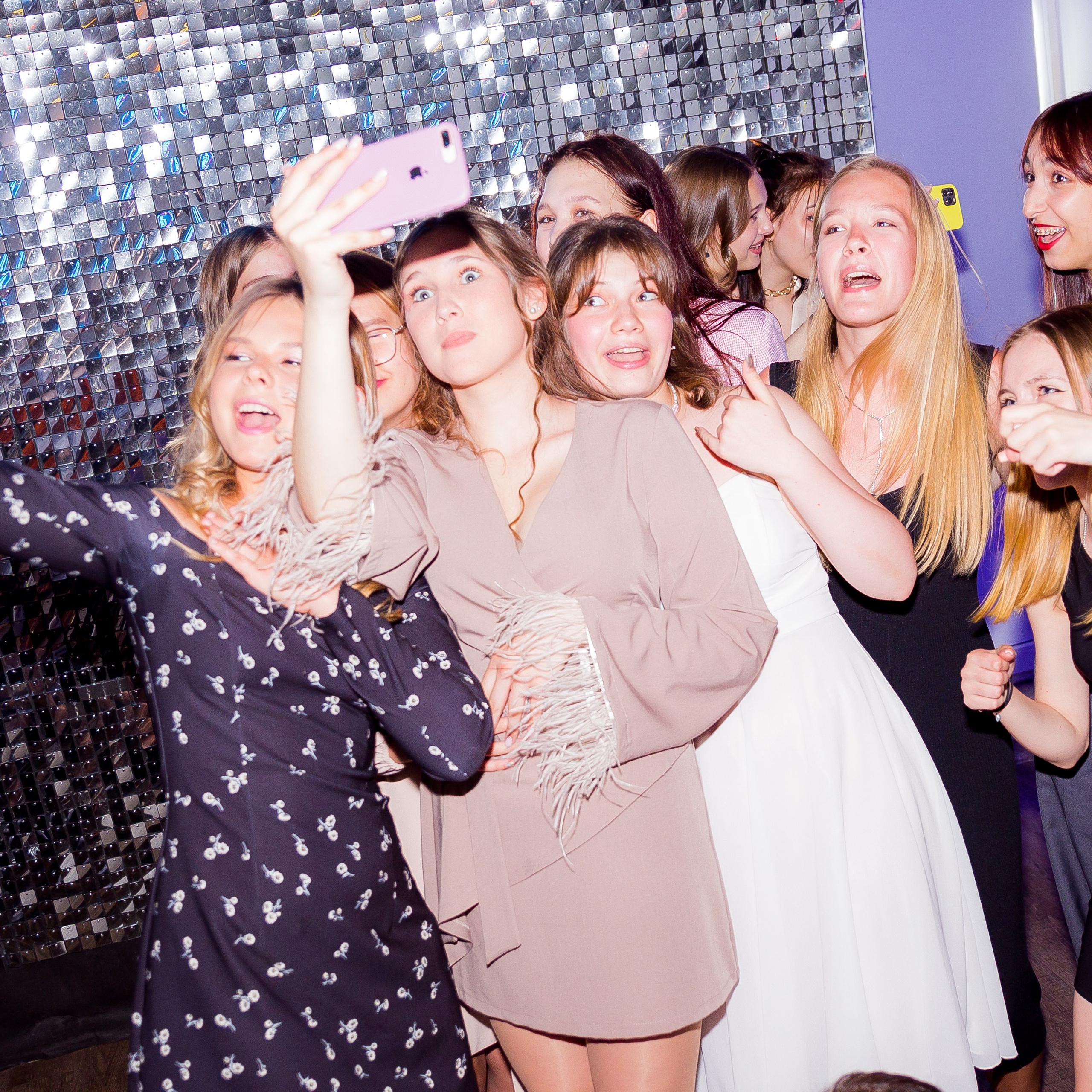 Выпускные. Аренда лофта в СПб для мероприятий