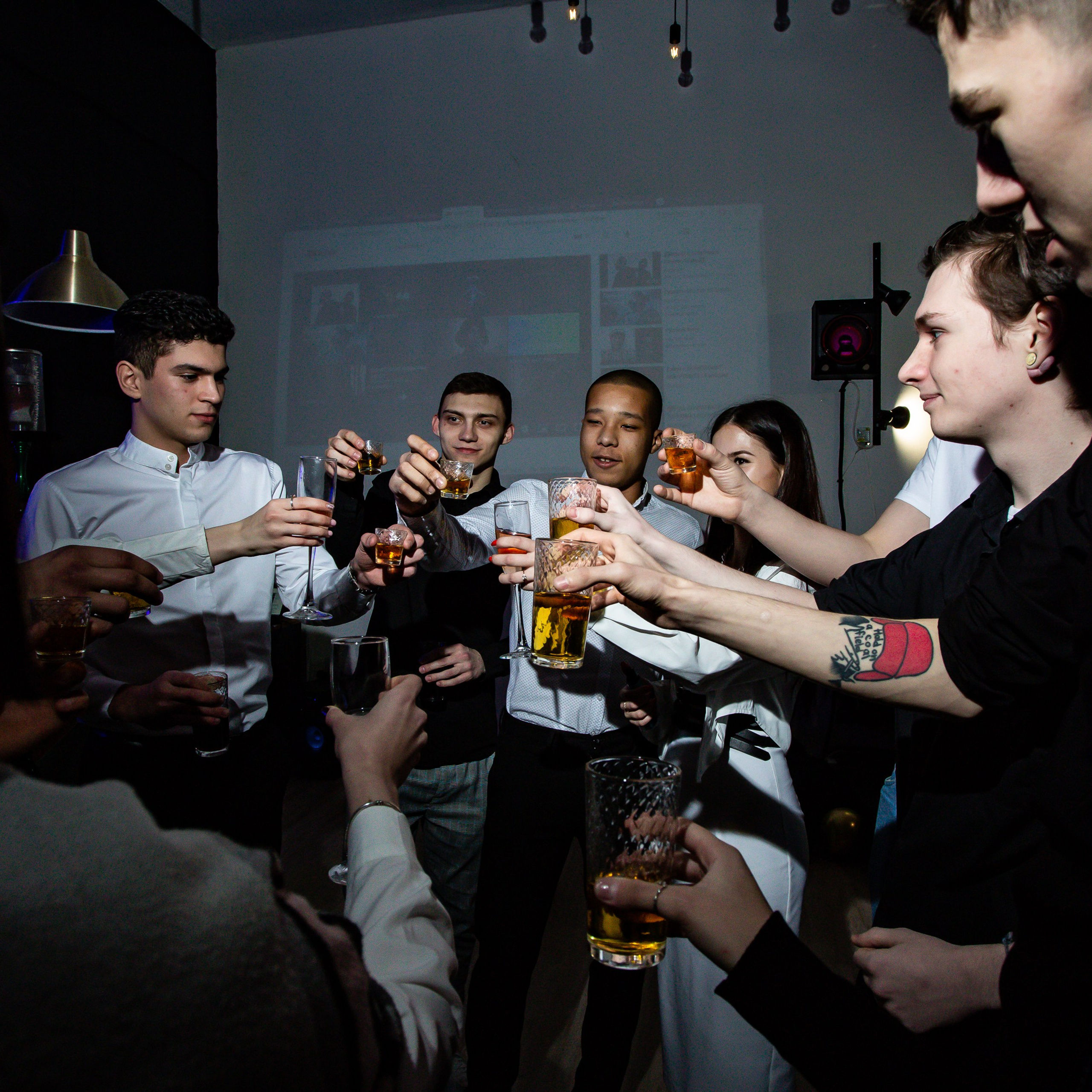 Дни рождения. Аренда лофта в СПб для мероприятий