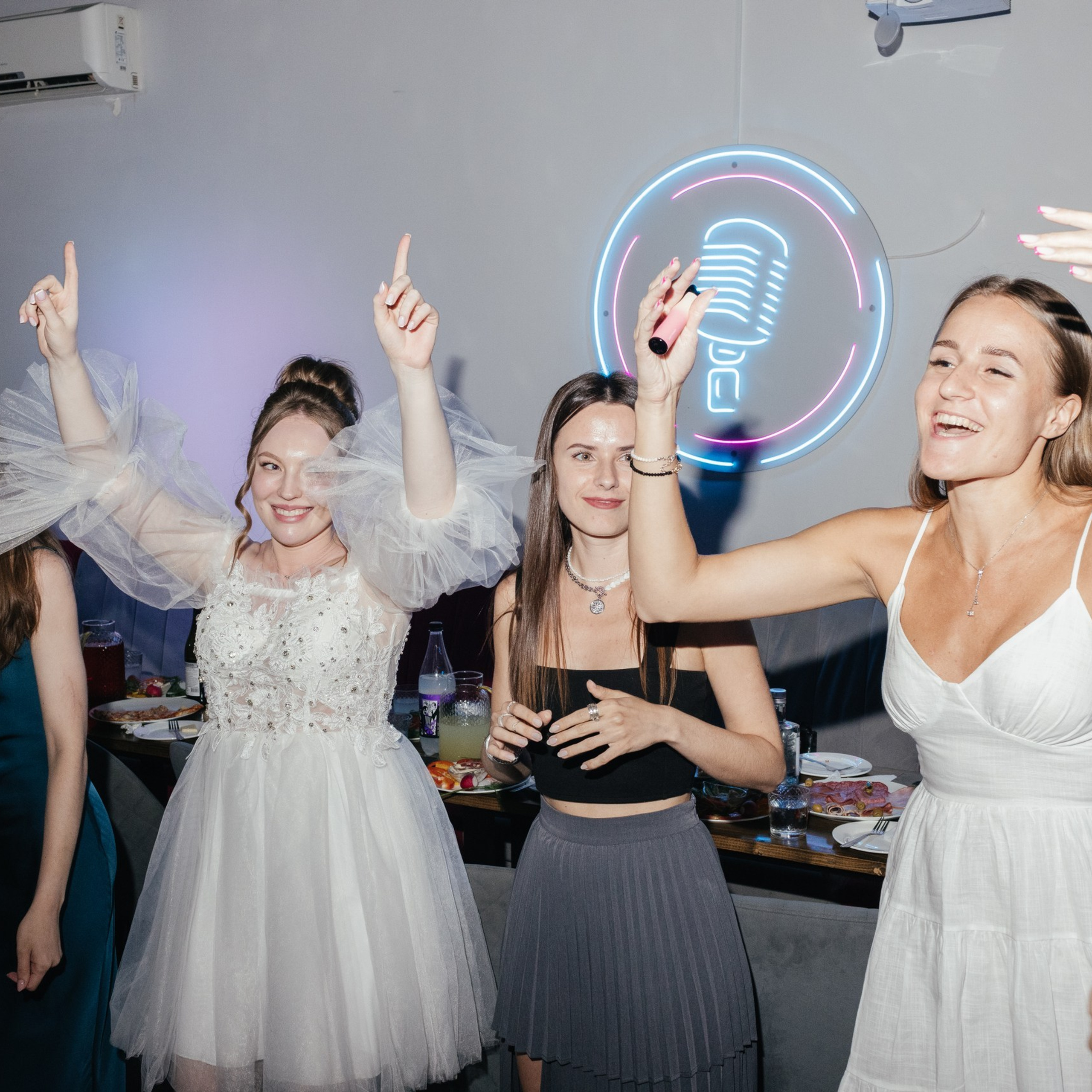 Свадьбы. Аренда лофта в СПб для мероприятий