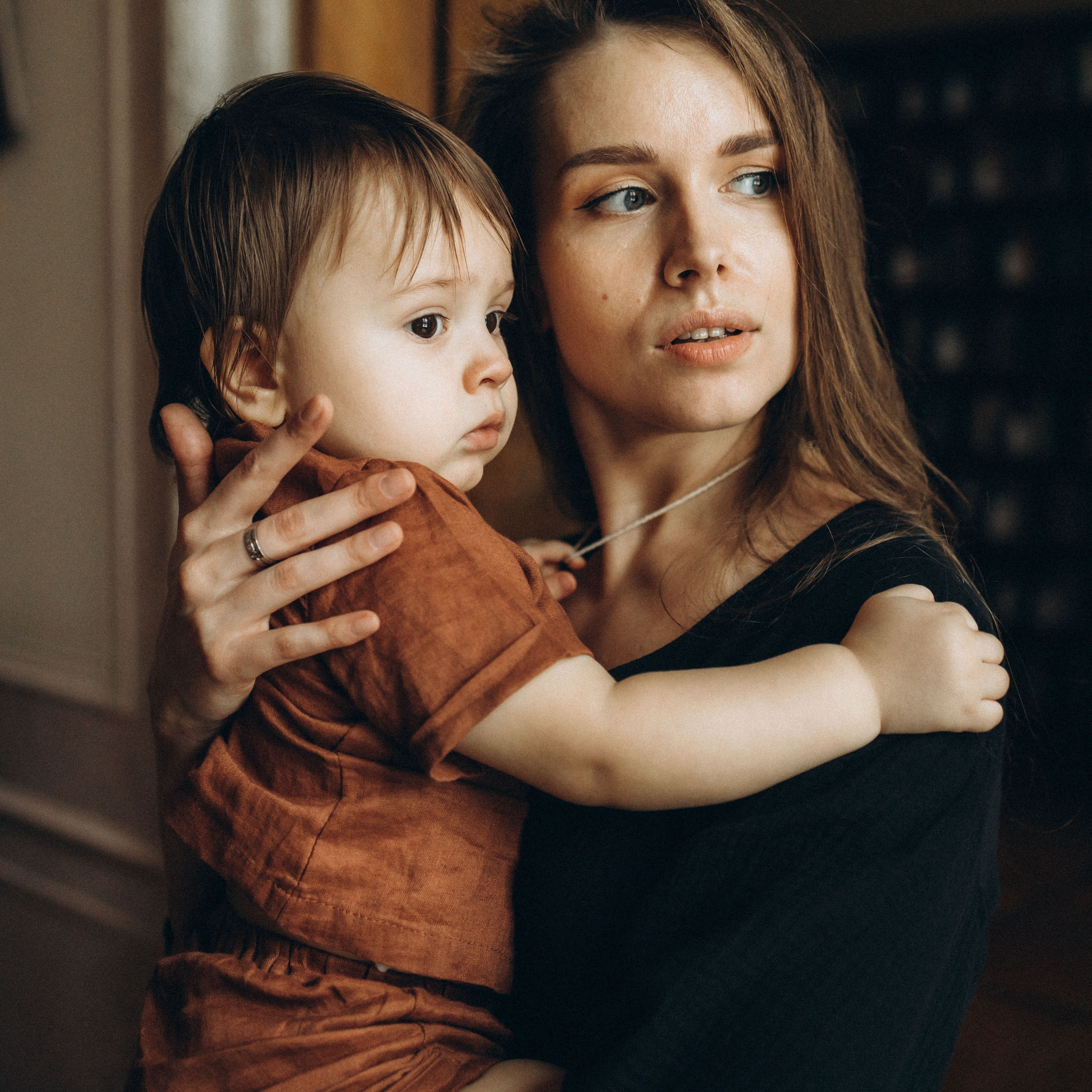 Лана и Серёжа. Библиотека.