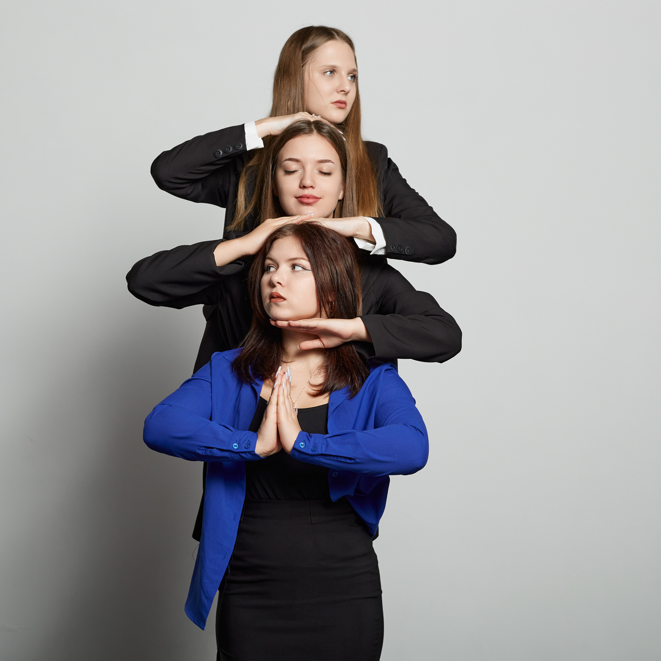 Групповой женский портрет для выпускного альбома