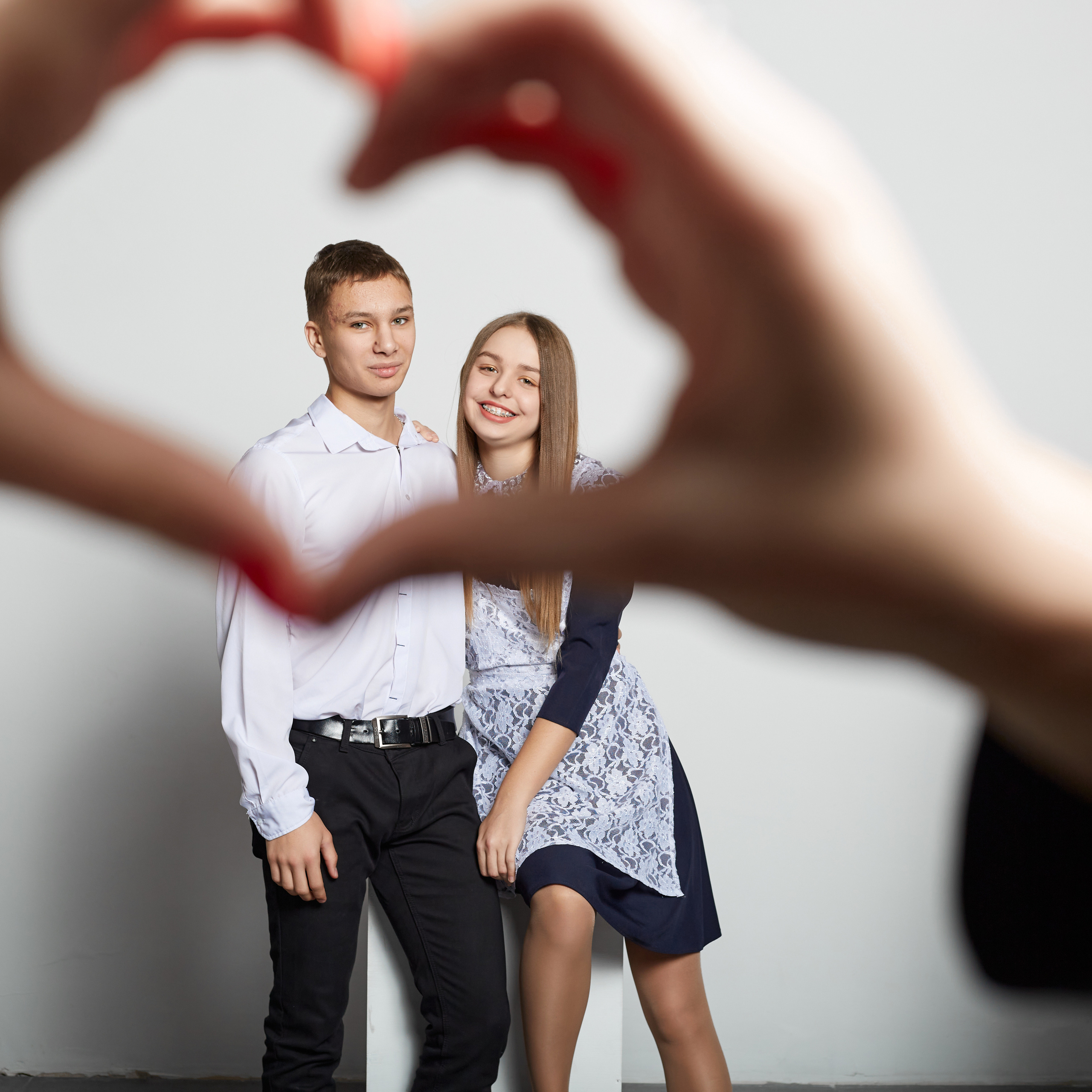 Сердечко, позирование для выпускного