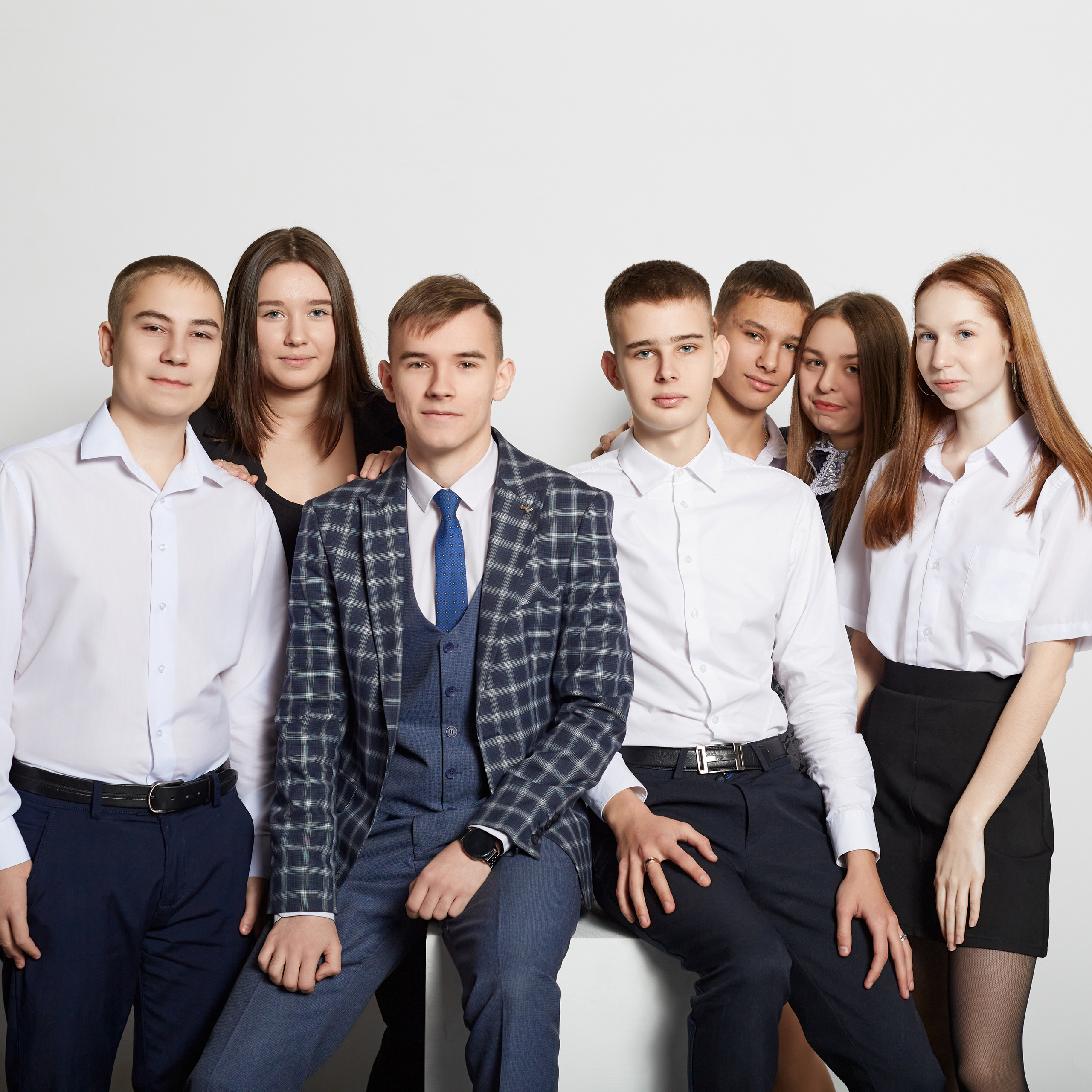 Выпускники снимали себя сами